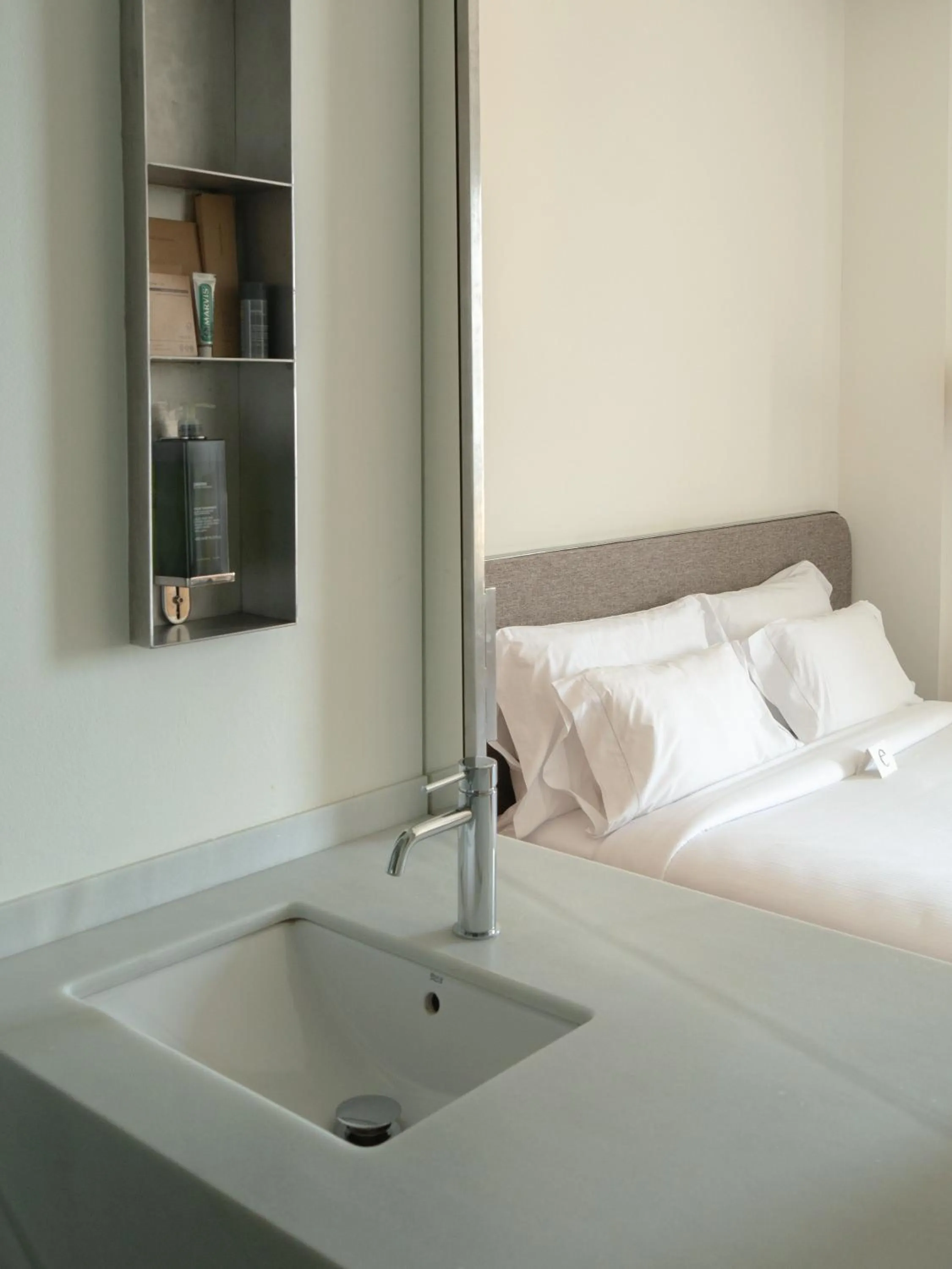 Bed in Hostal Empúries