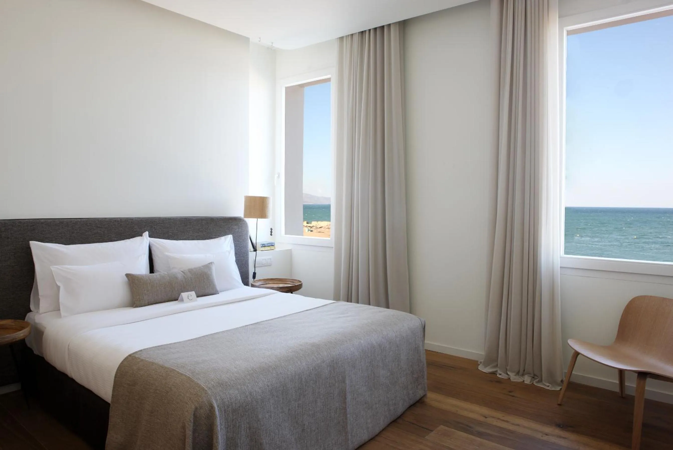 Photo of the whole room, Bed in Hostal Empúries