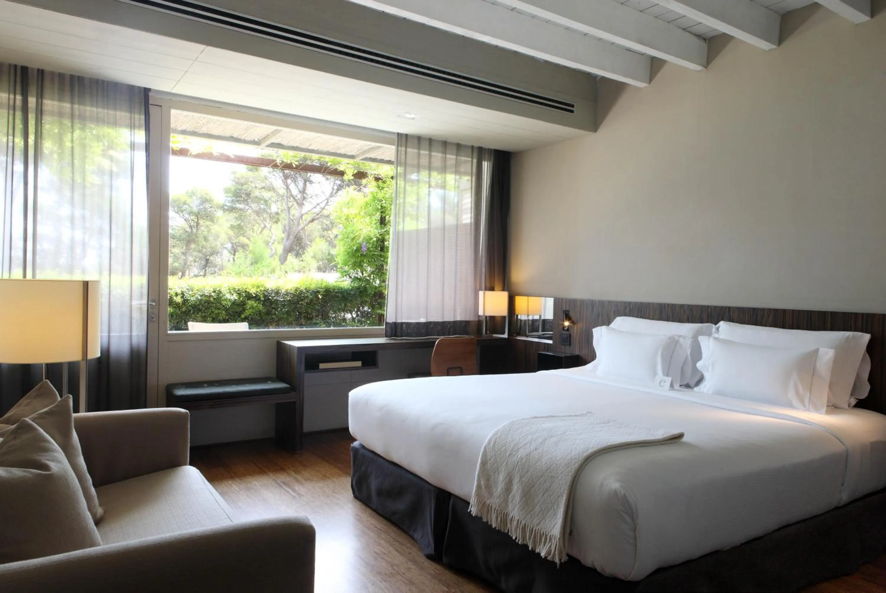 Sea view, Bed in Hostal Empúries