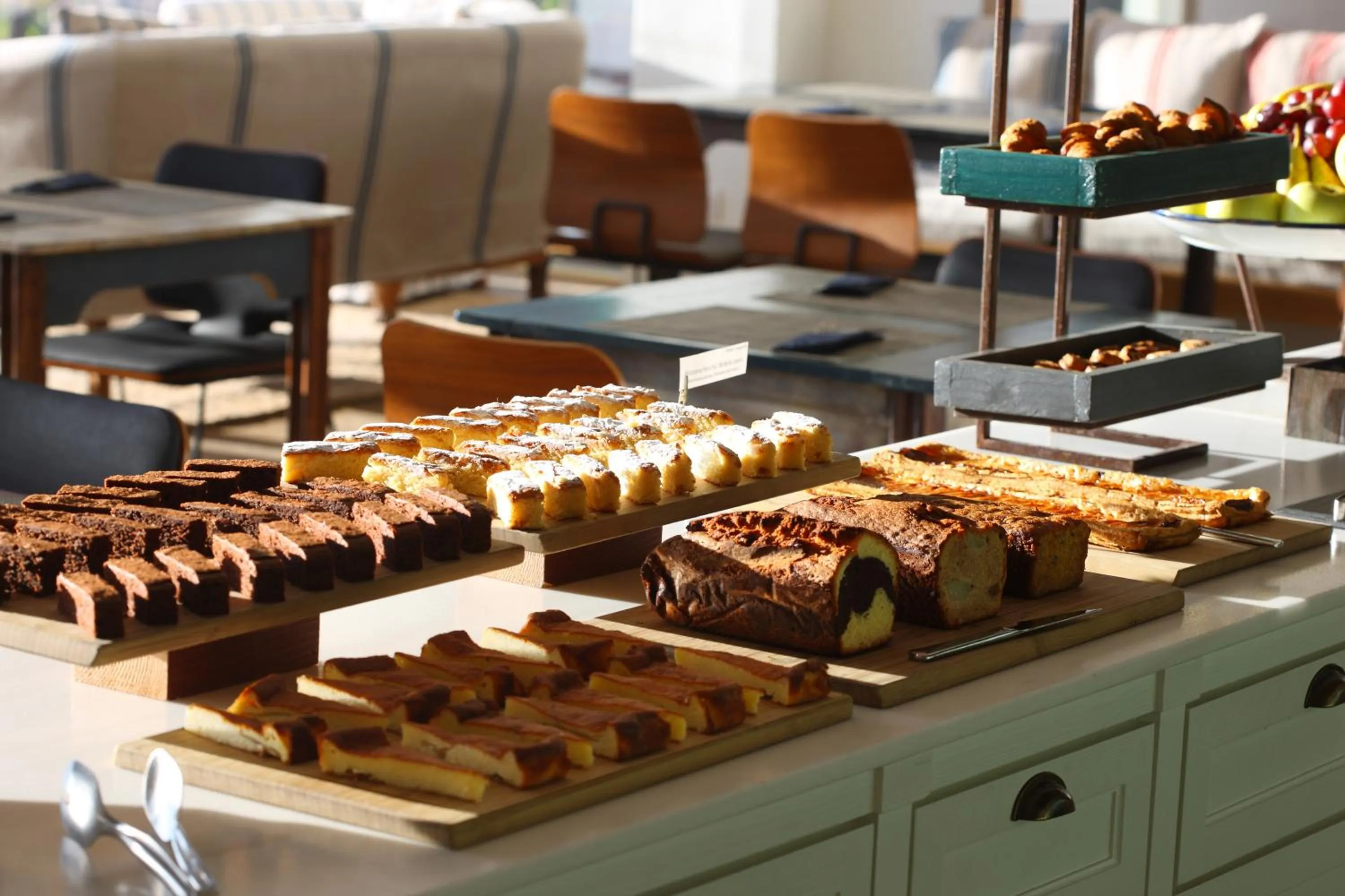 Buffet breakfast in Hostal Empúries