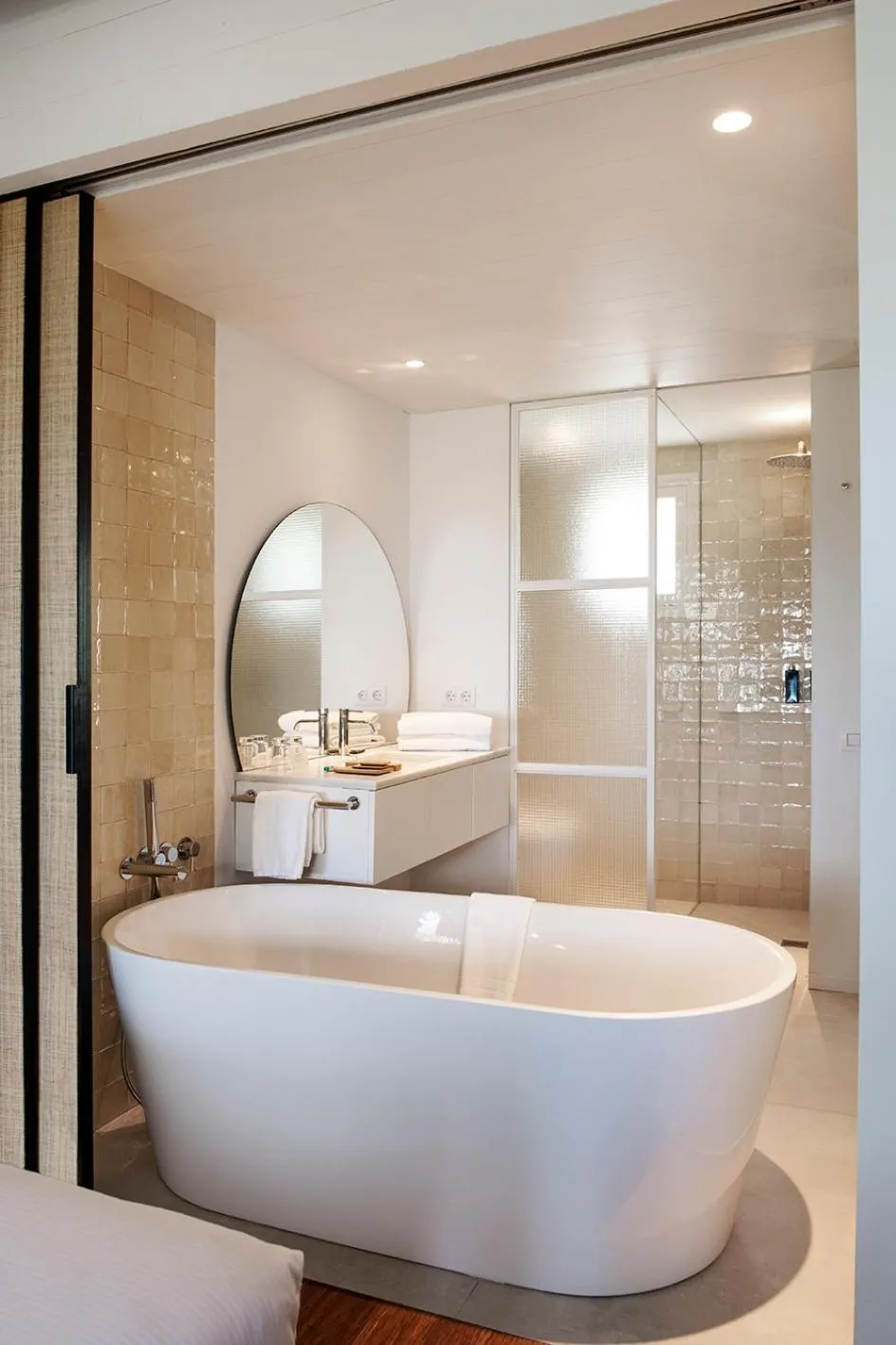 Bathroom in Hostal Empúries