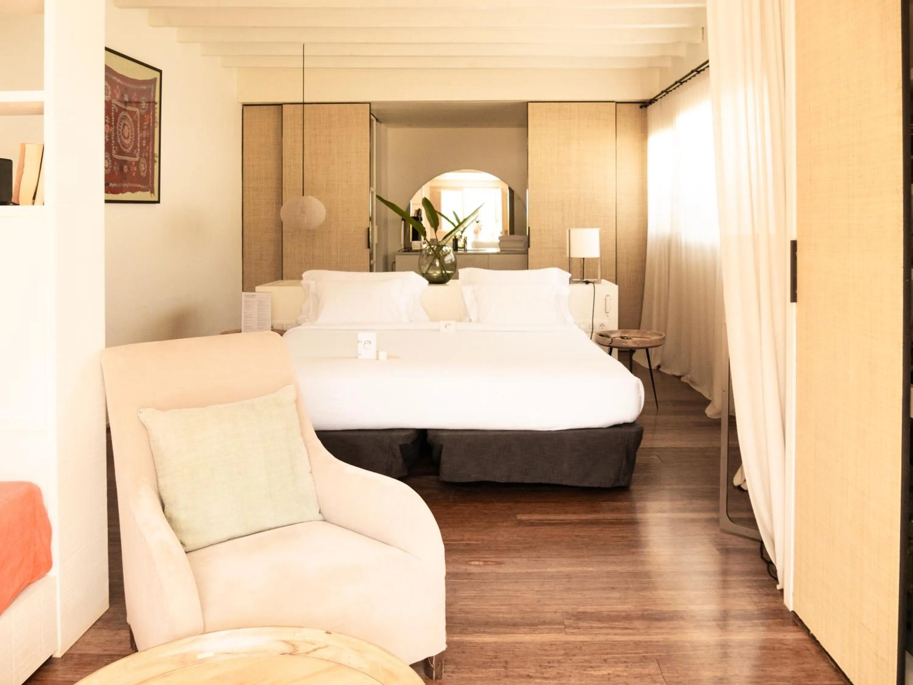 Bed in Hostal Empúries