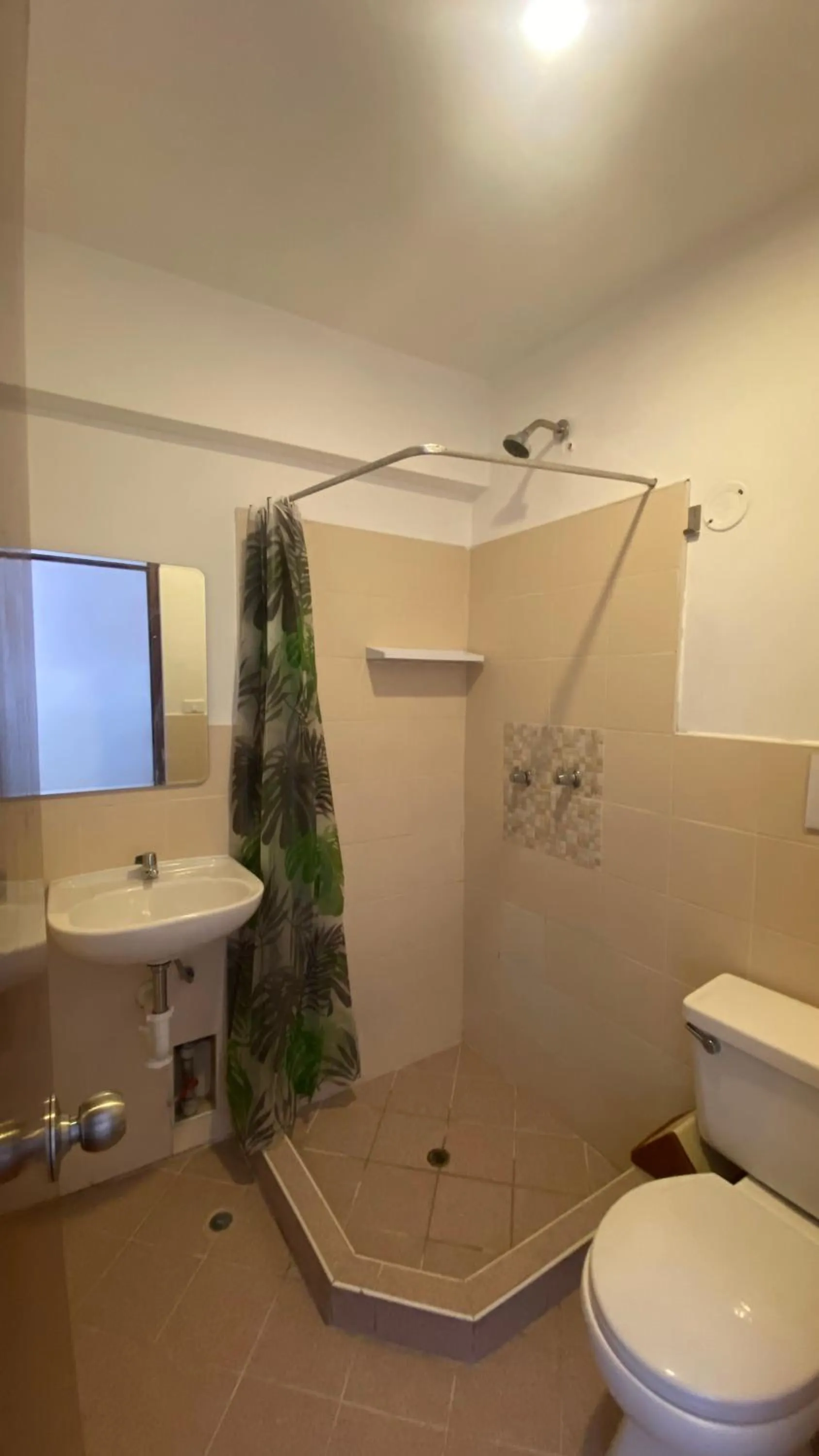 Shower in La Pascana Hospedaje