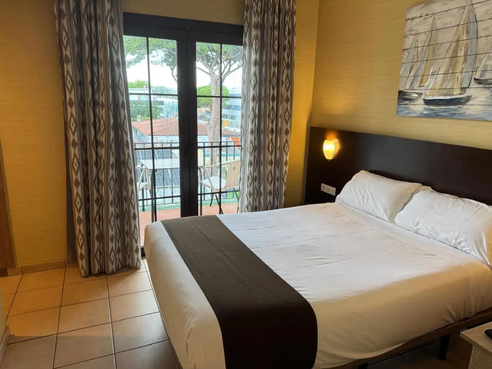 Single Room in Hotel Canal Olímpic Single Room in Hotel Canal Olímpic