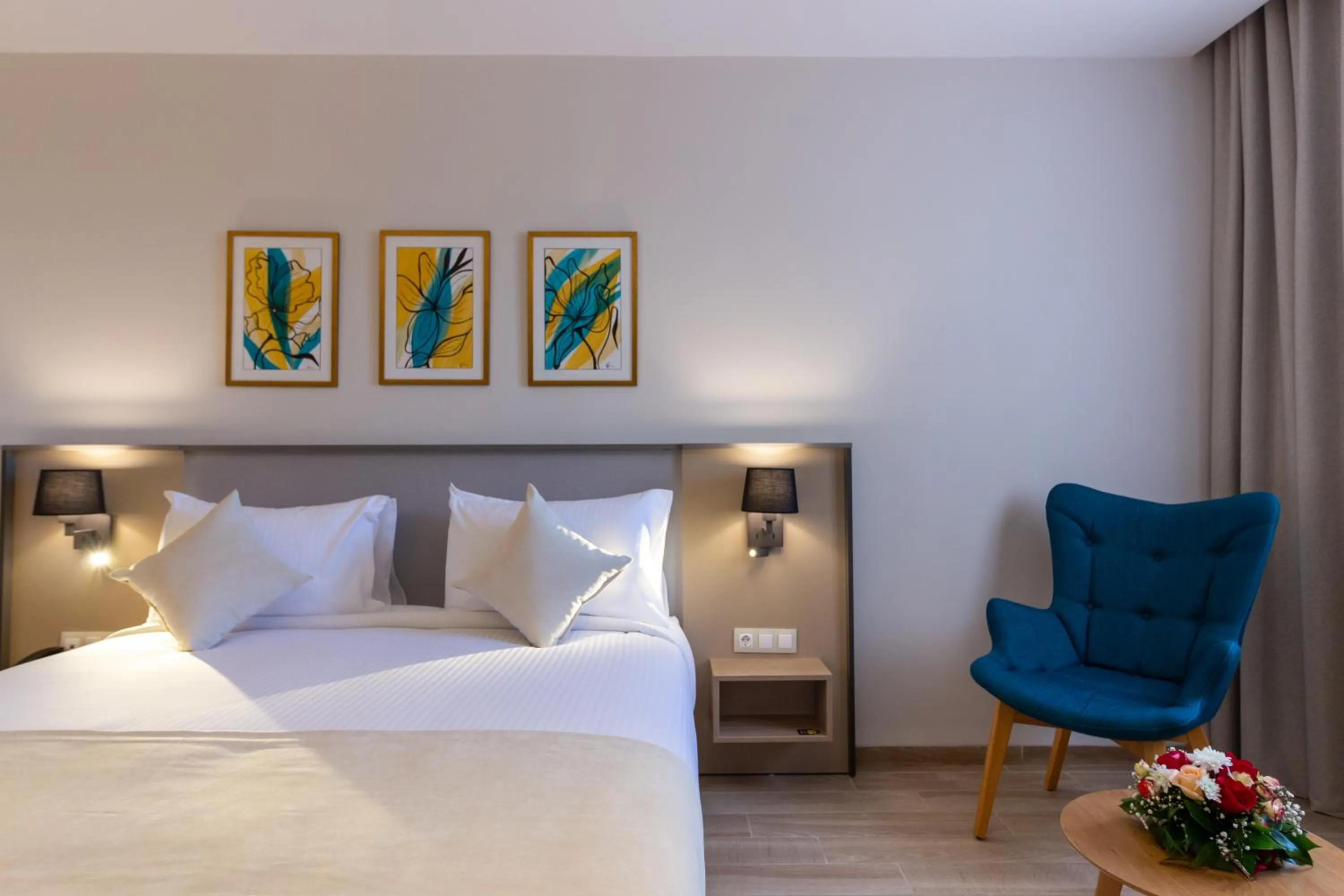 Bed in Golden Tulip Opera Alger