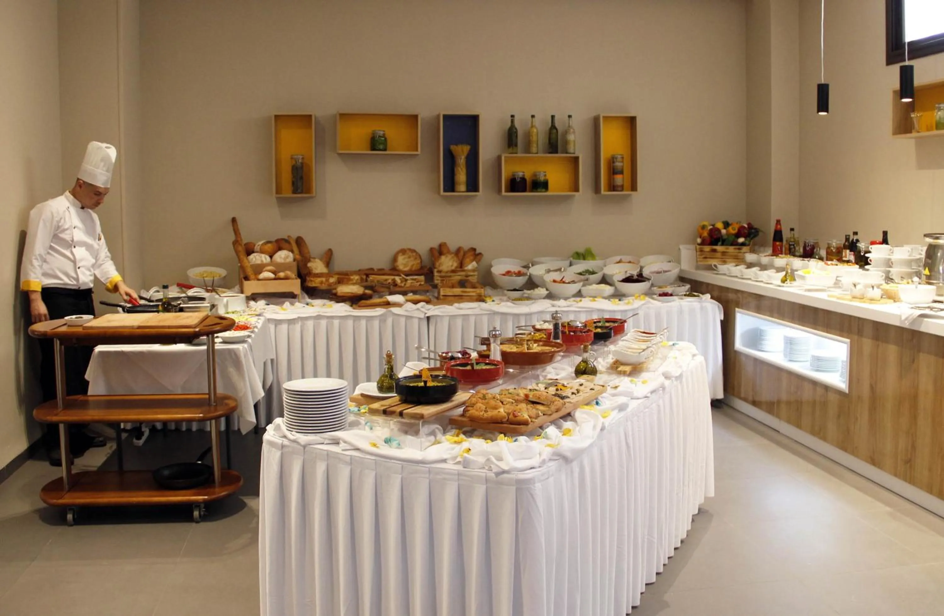 Buffet breakfast in Golden Tulip Opera Alger