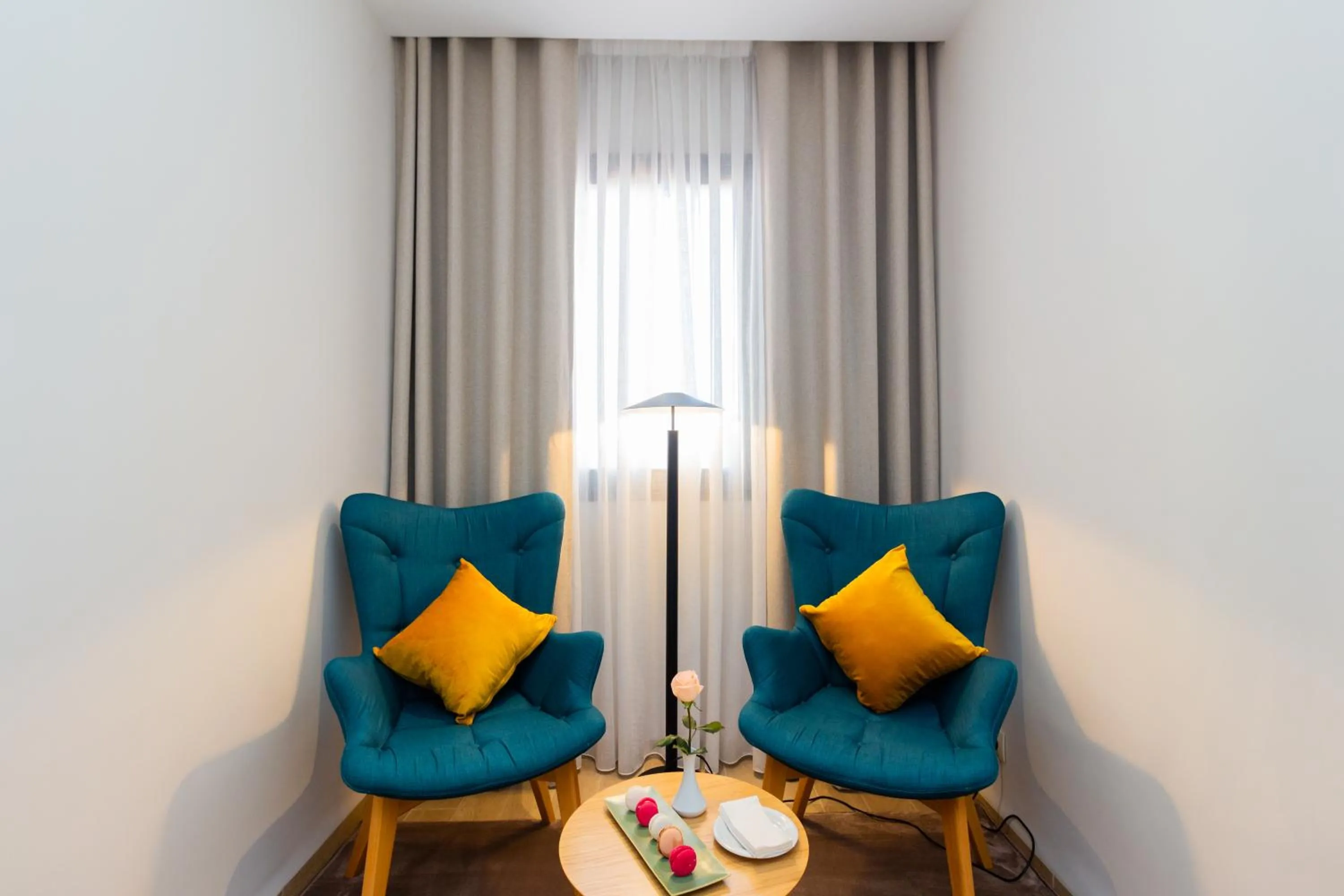 Living room in Golden Tulip Opera Alger