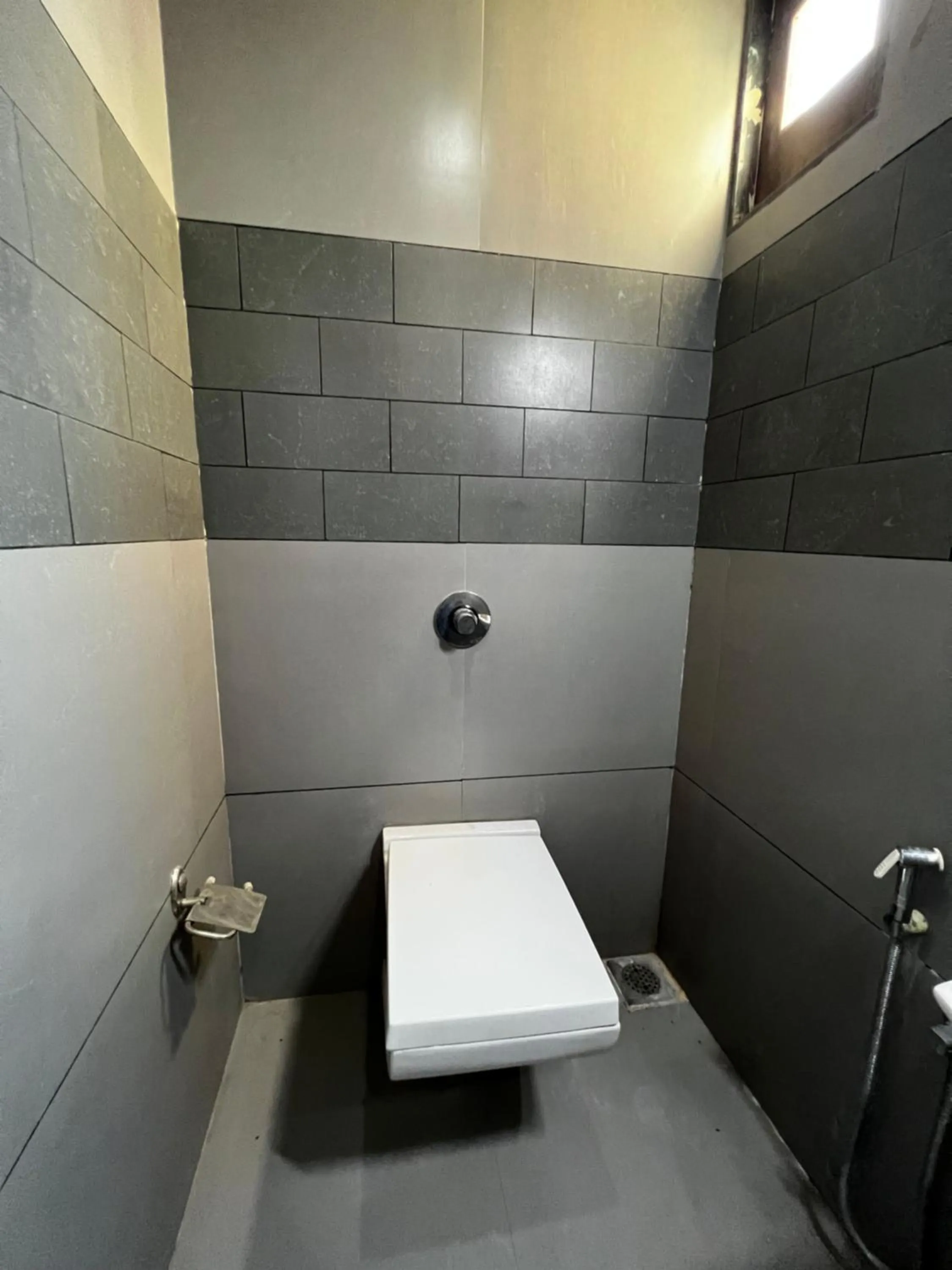 Shower in Hotel Savera Inn