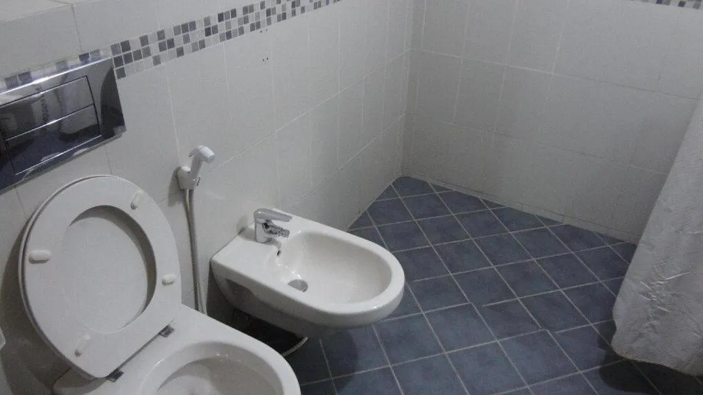 Bathroom in Tamrah Suites Hotel