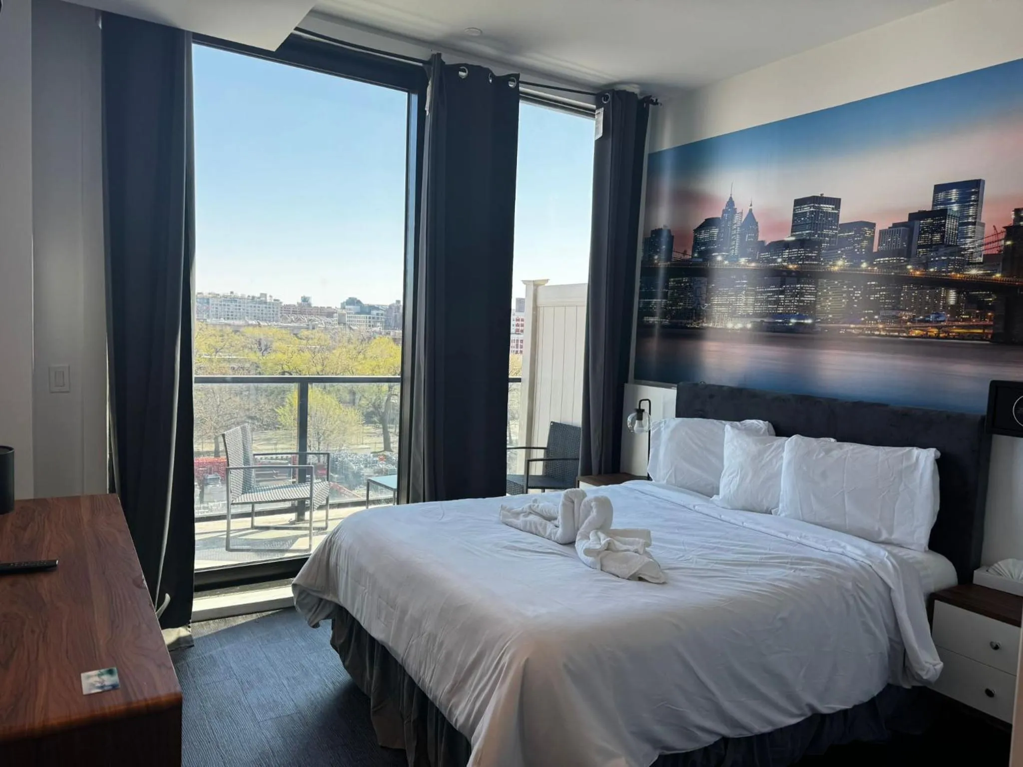 View (from property/room), Bed in Nova Hotel Brooklyn