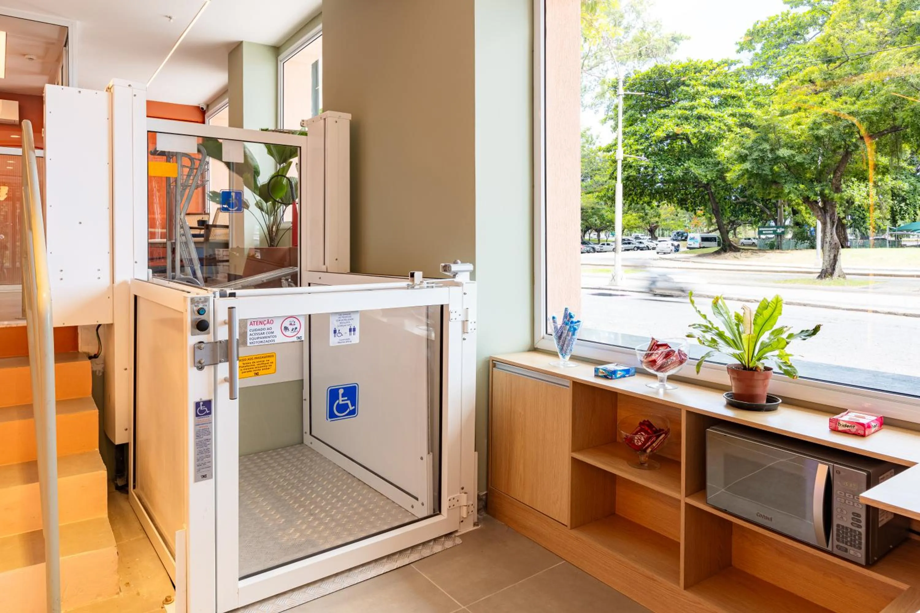 Lobby or reception in B&B HOTEL Santos Dumont