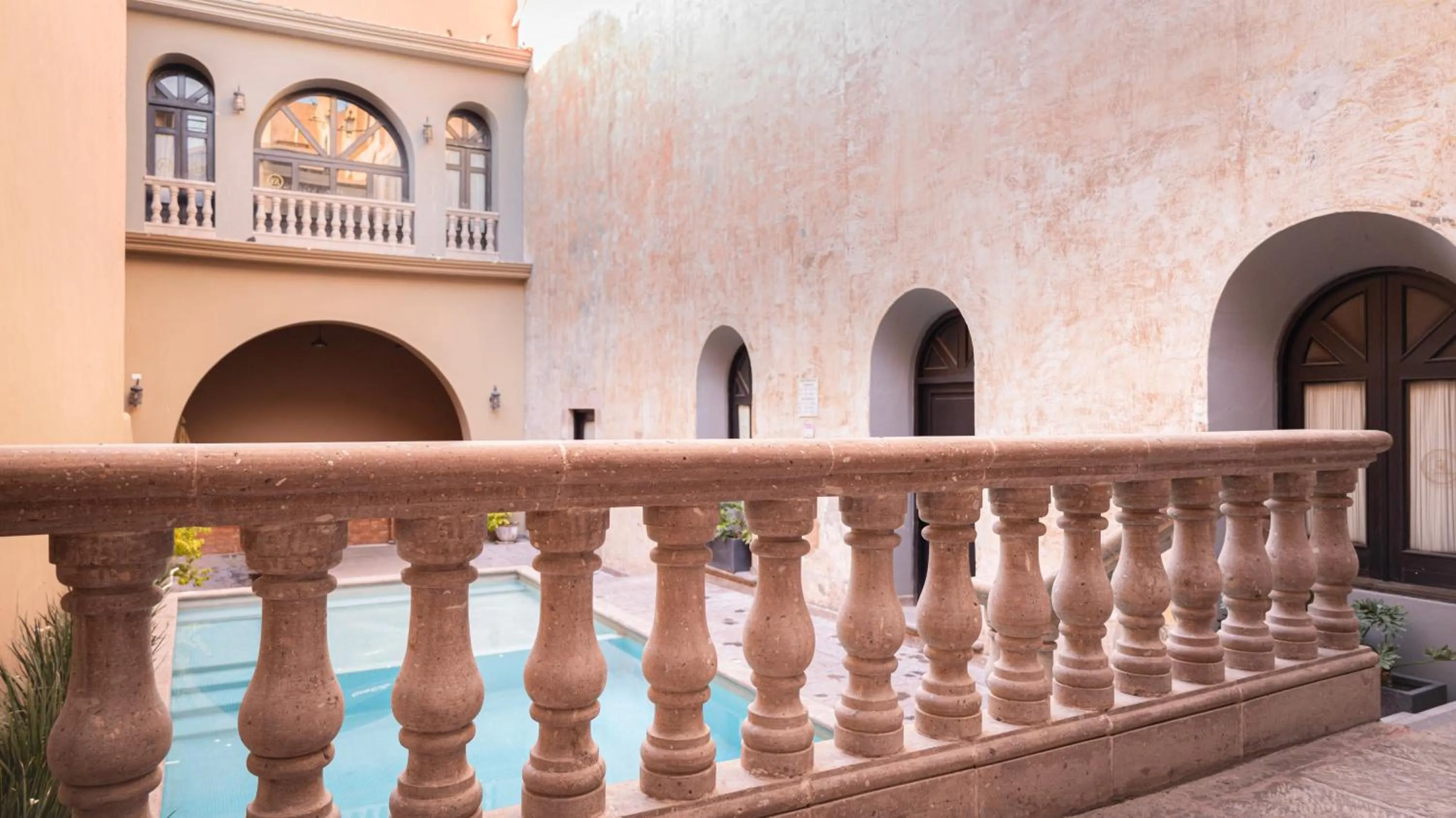 Swimming pool in Hotel Plaza de Armas