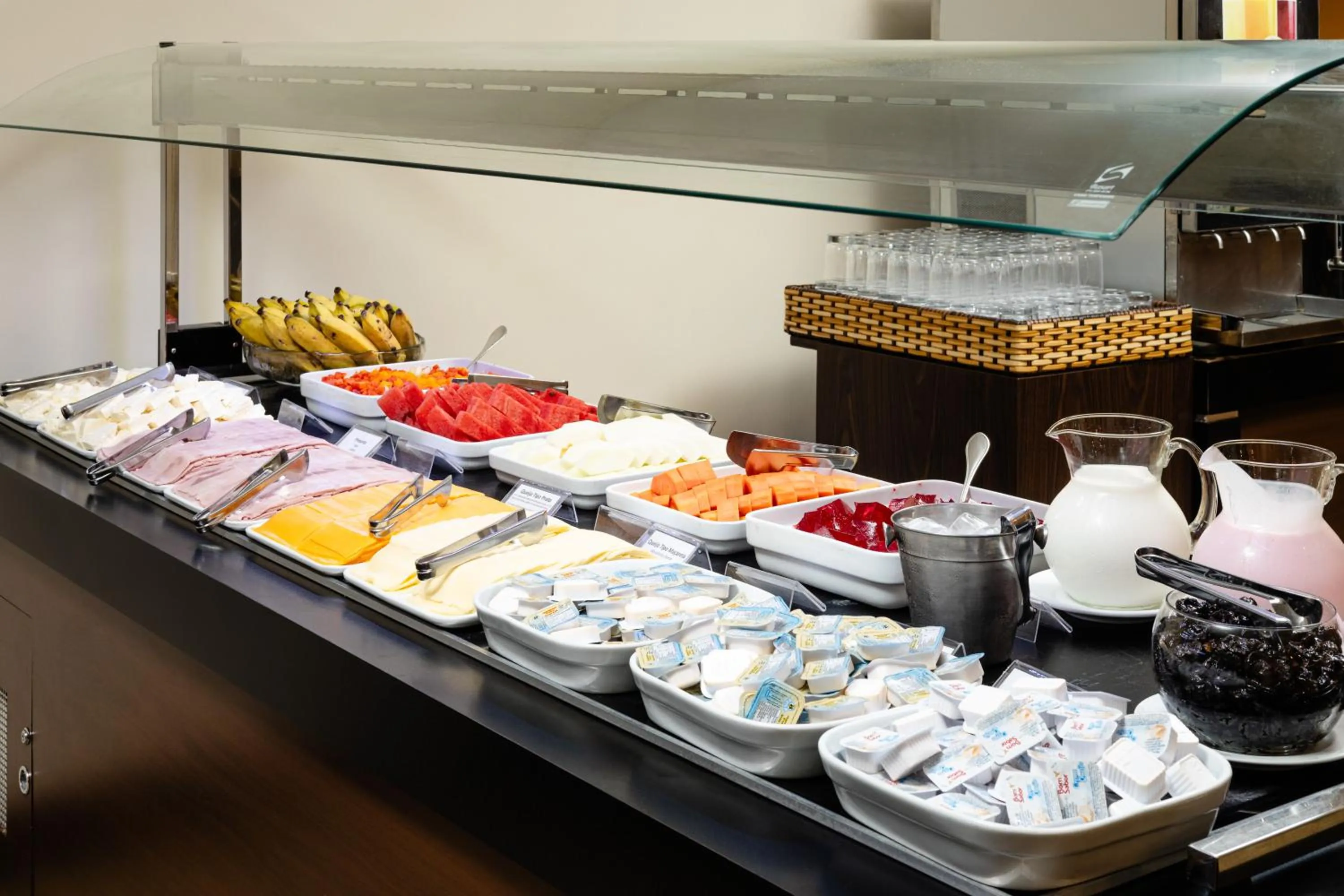 Breakfast in Savoy Othon Lite