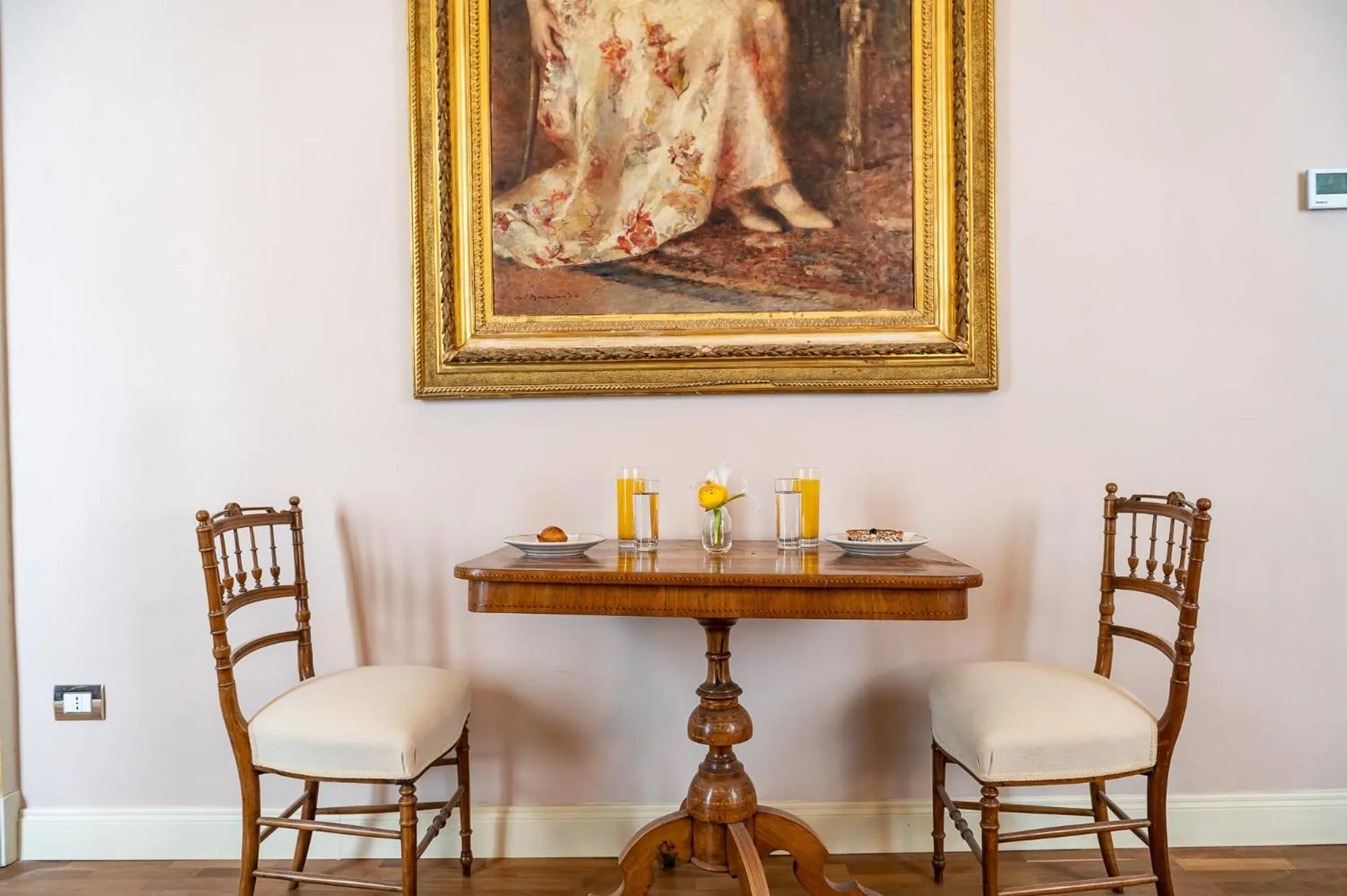 Living room, Dining Area in Personè Palace - by Symphonya Luxury