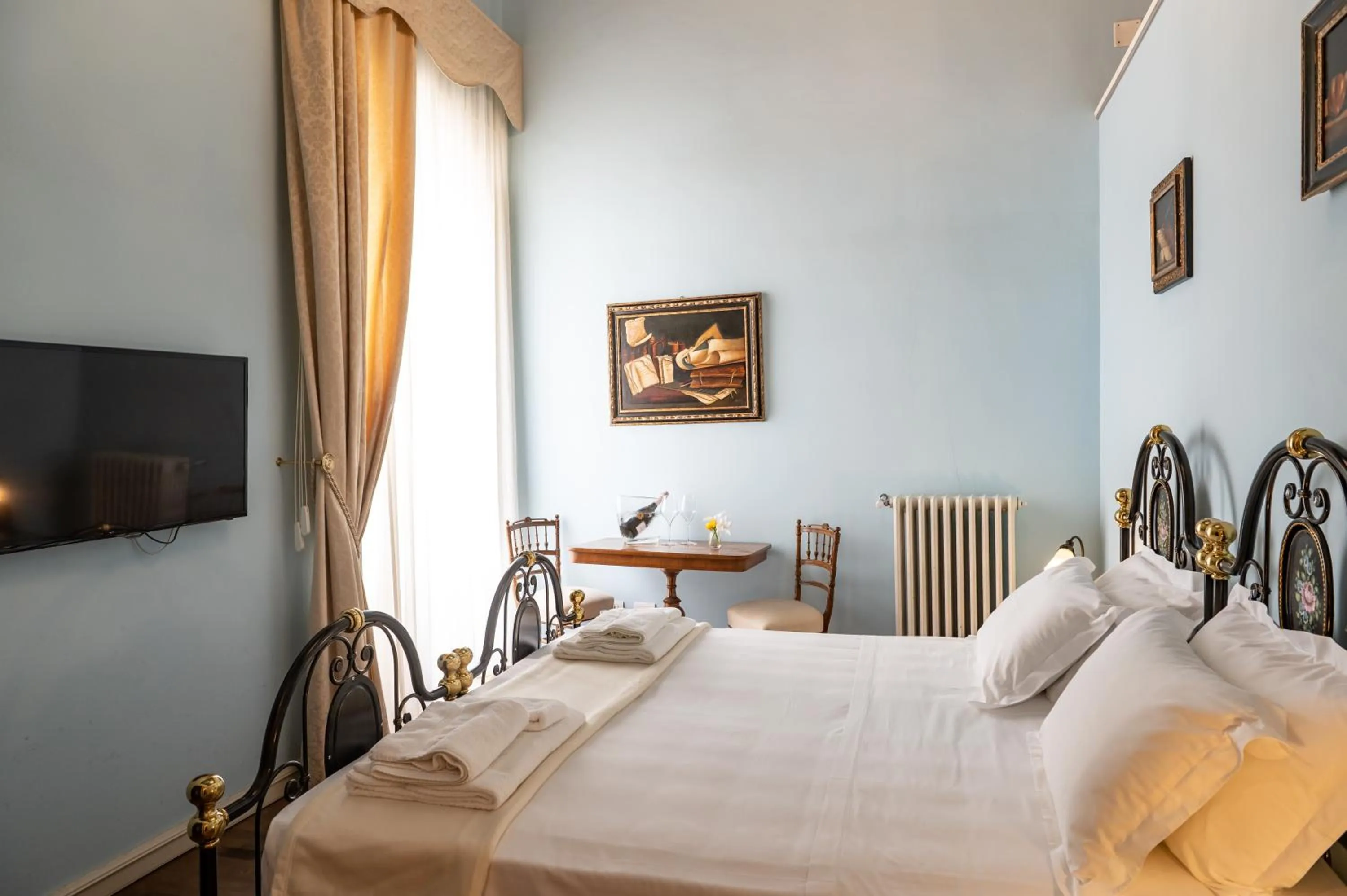 Bed in Personè Palace - by Symphonya Luxury