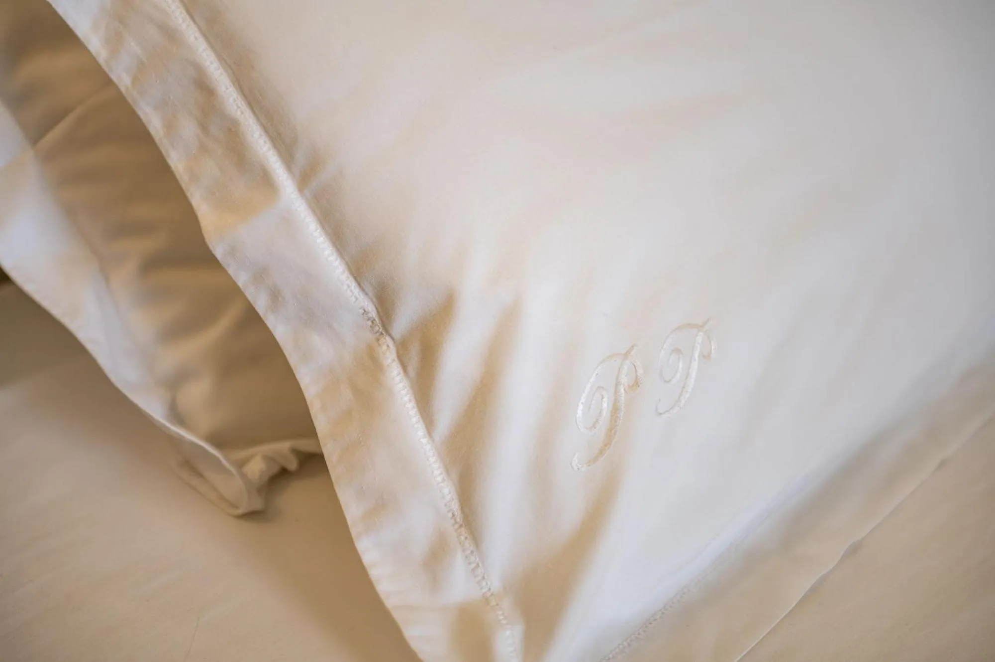 Bed in Personè Palace - by Symphonya Luxury