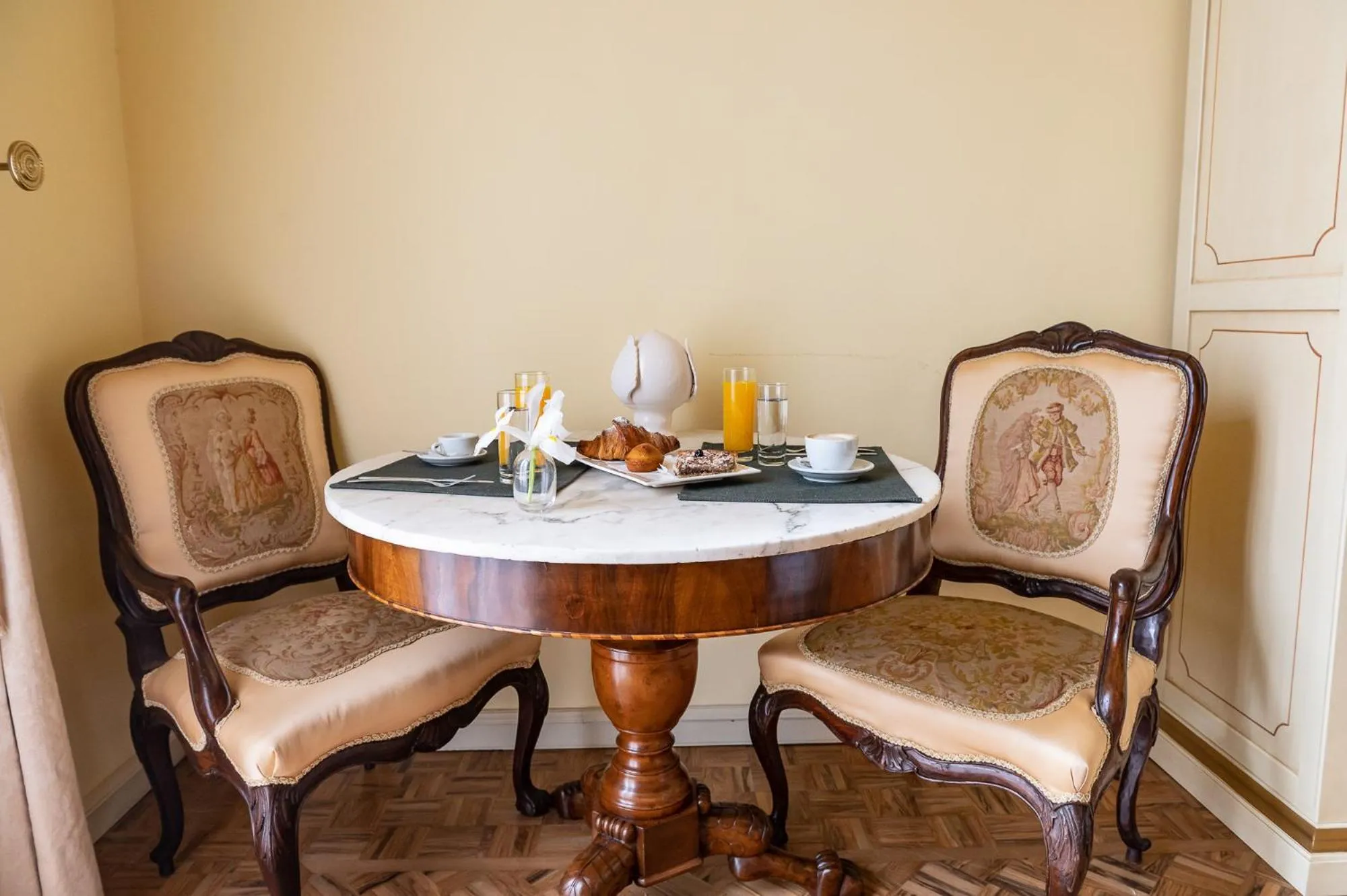 Food, Seating Area in Personè Palace - by Symphonya Luxury