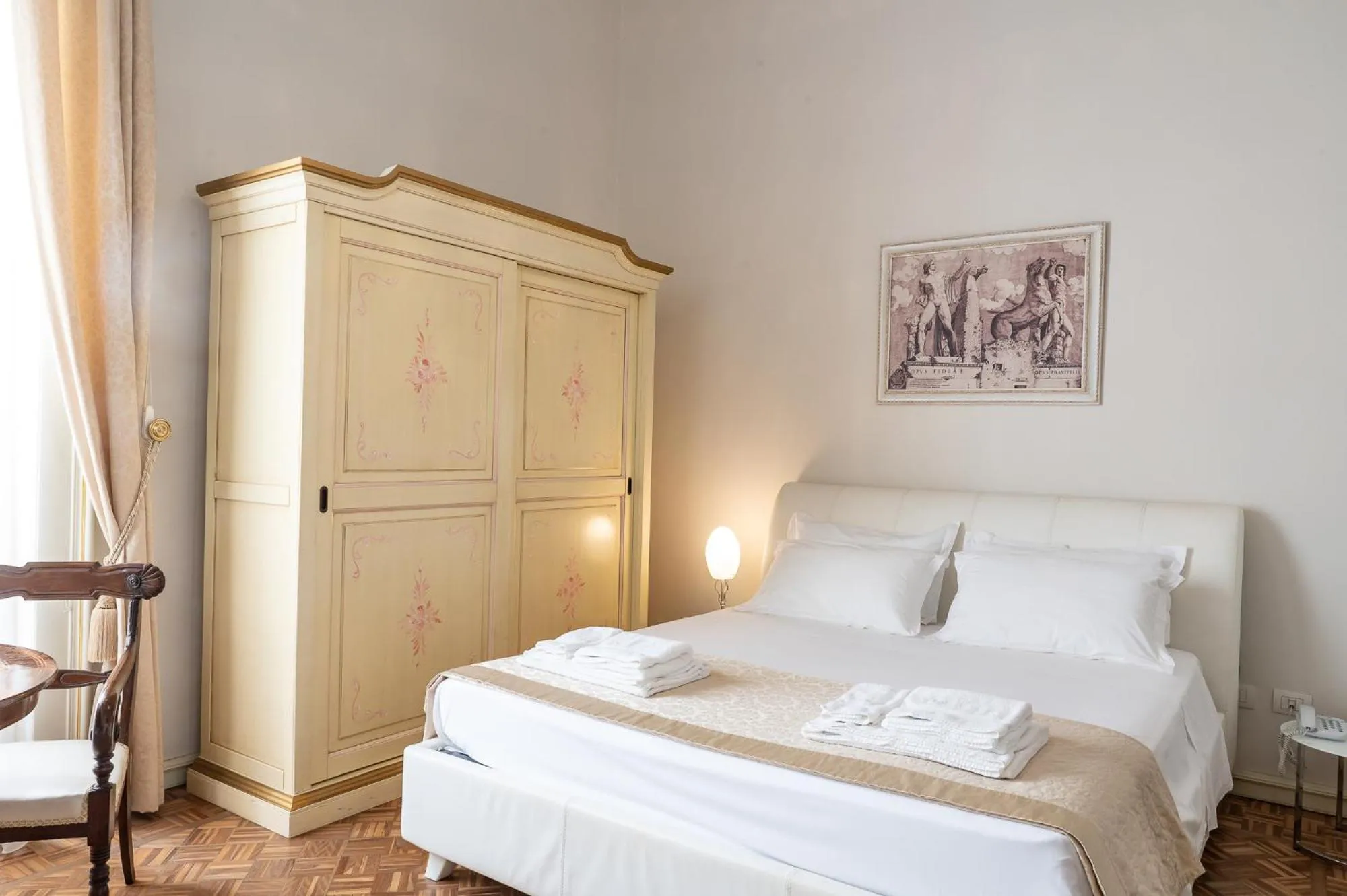 Bed in Personè Palace - by Symphonya Luxury