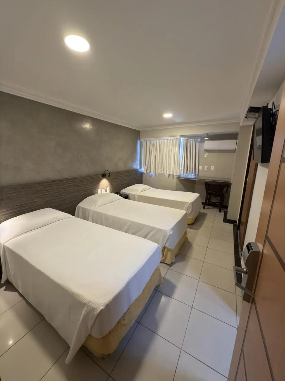 Standard Triple Room in Atlântico Praia Hotel