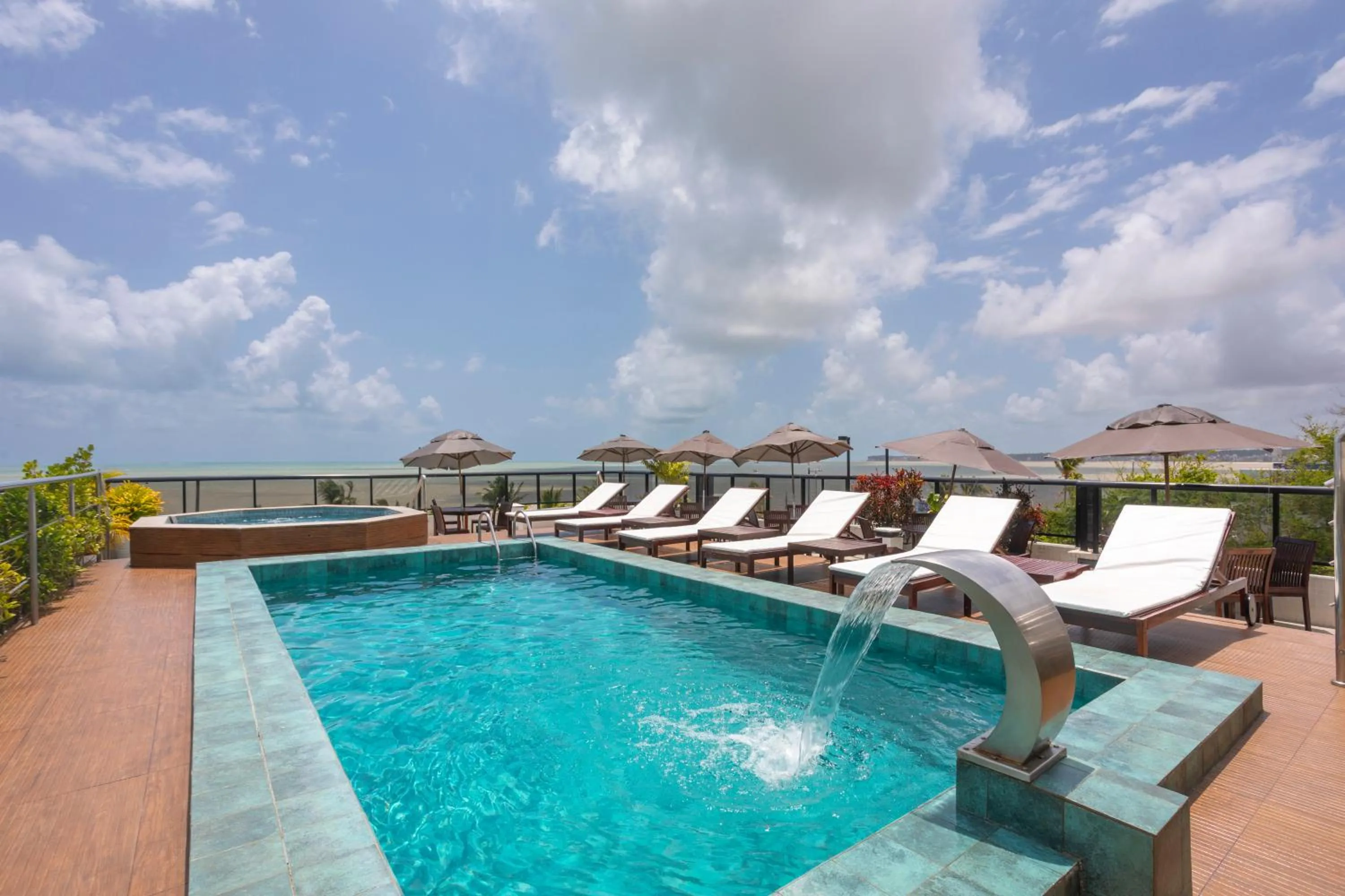 Day in Atlântico Praia Hotel