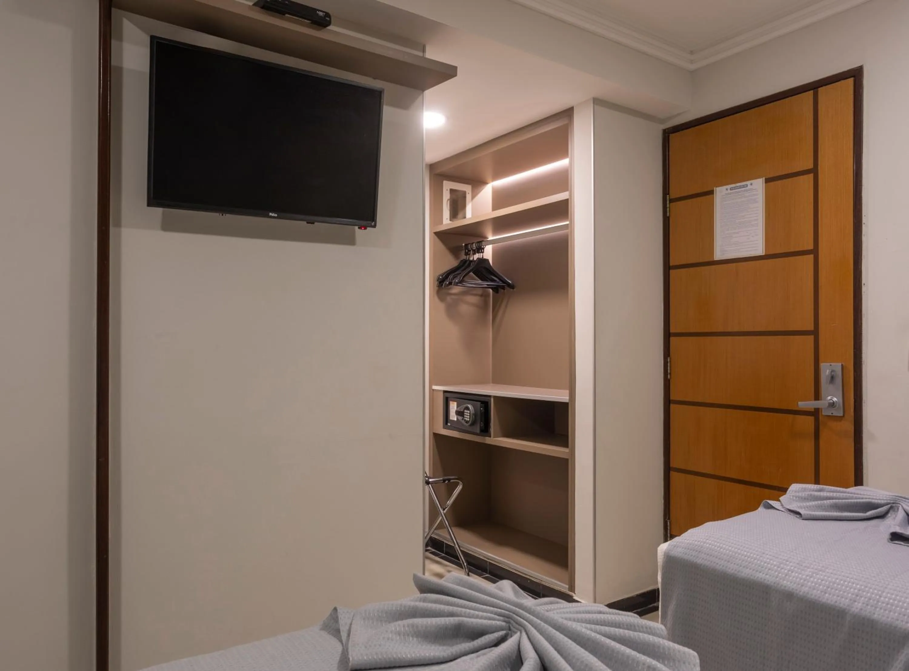 Bedroom, Bed in Atlântico Praia Hotel