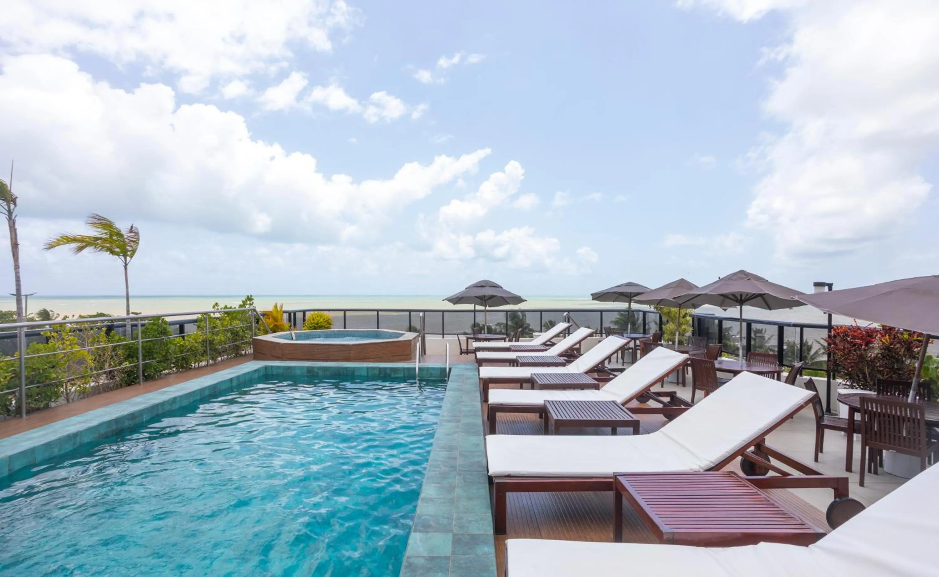 Day in Atlântico Praia Hotel