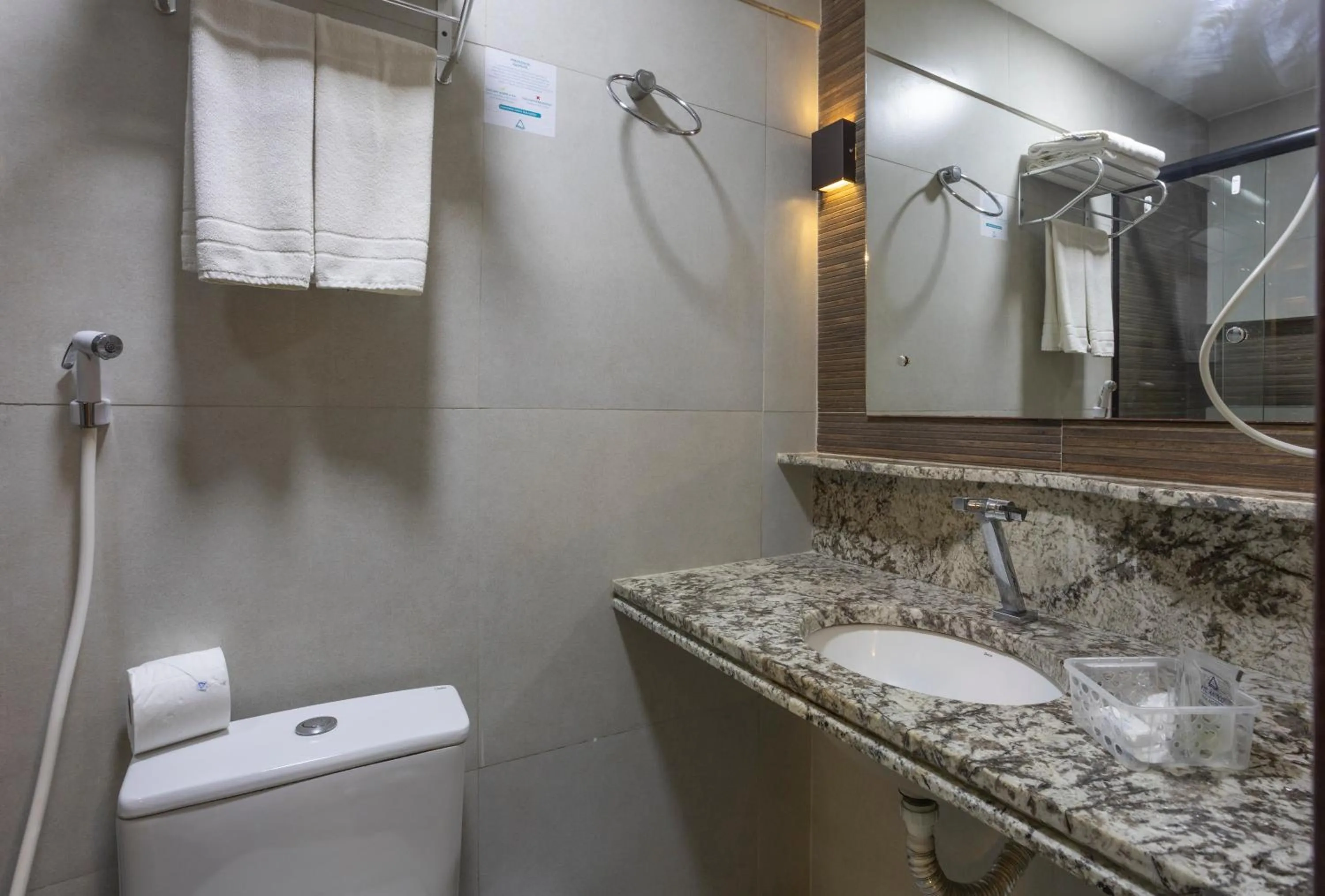 Shower in Atlântico Praia Hotel