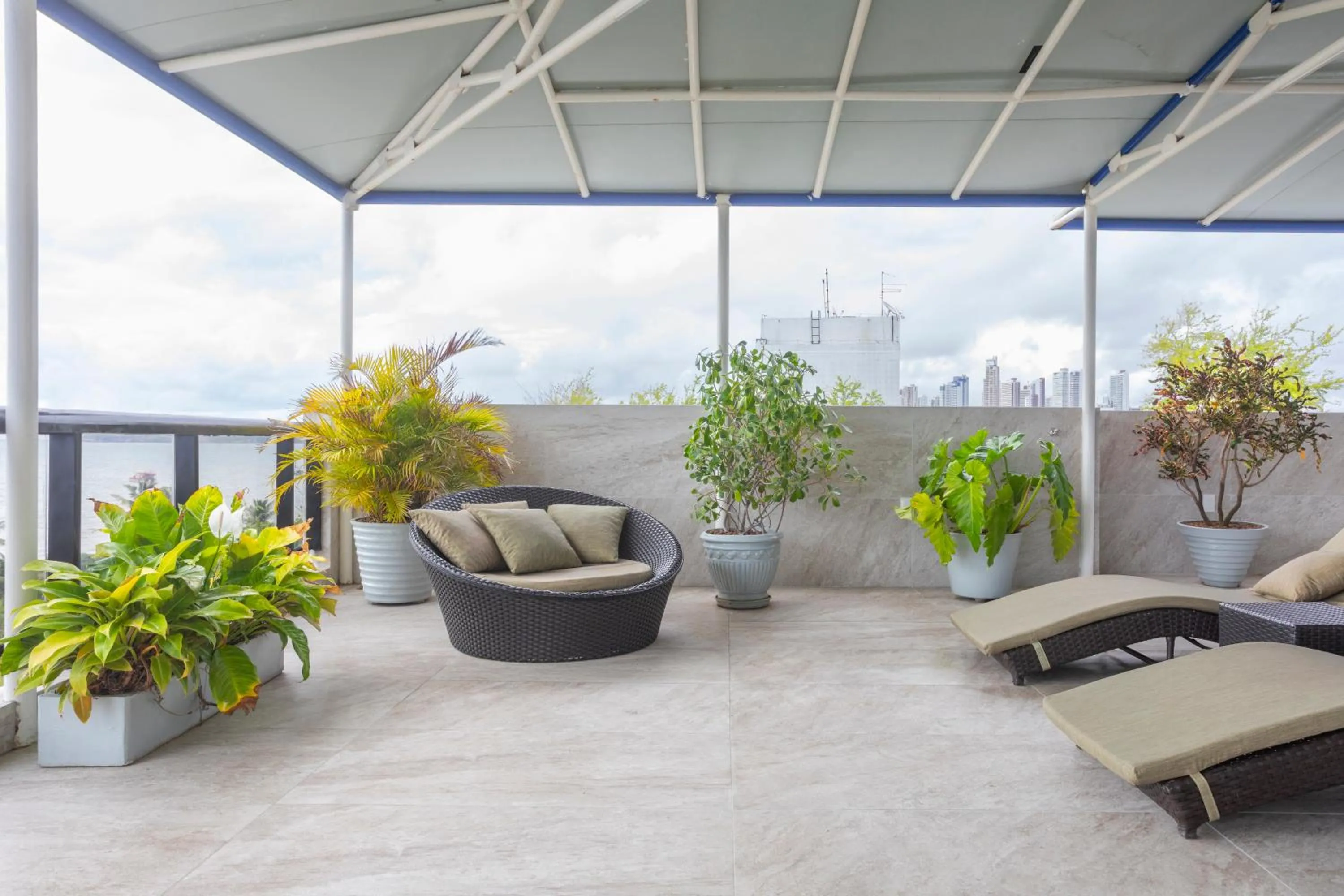 Lounge or bar in Atlântico Praia Hotel