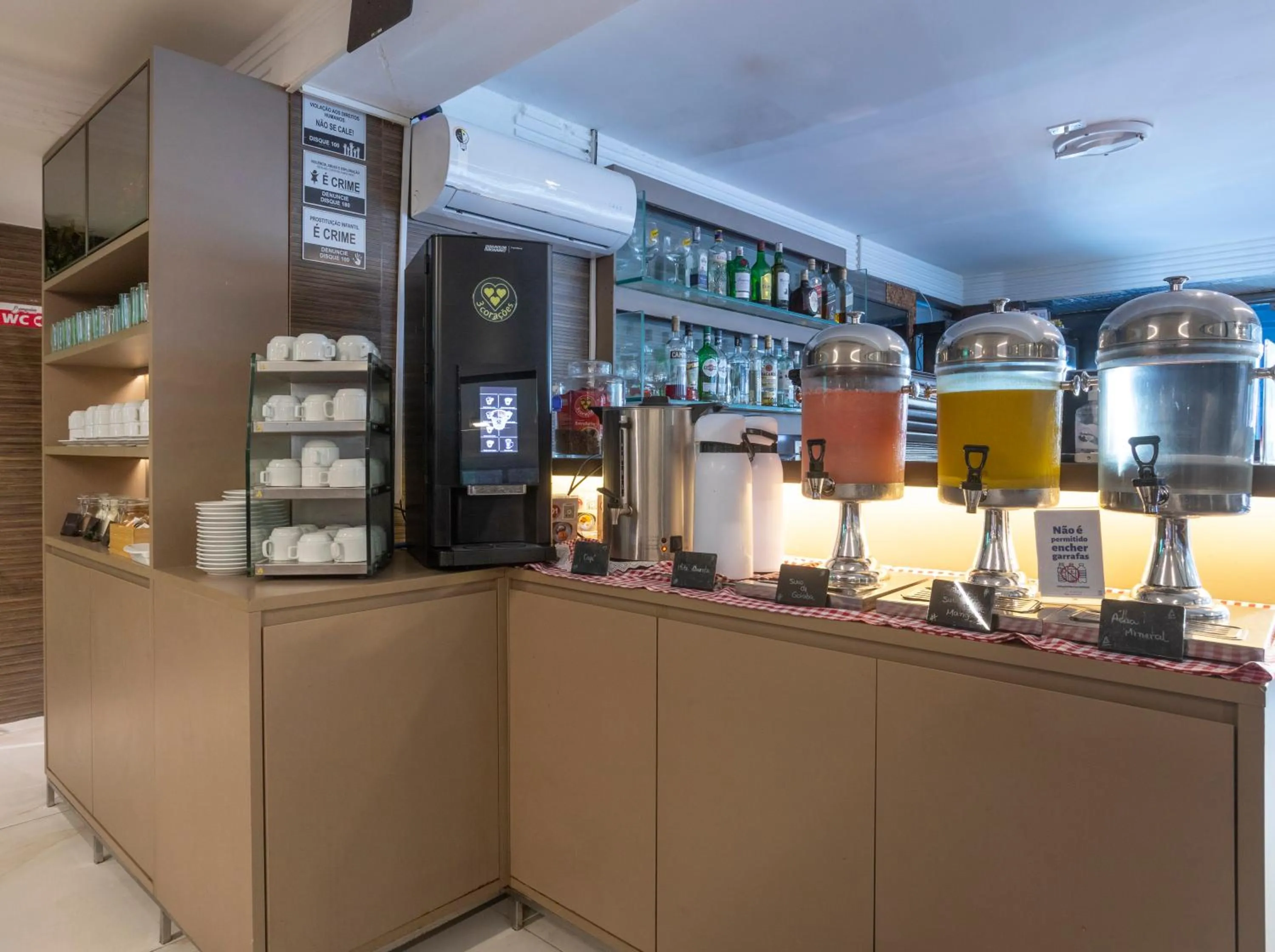 Restaurant/places to eat in Atlântico Praia Hotel