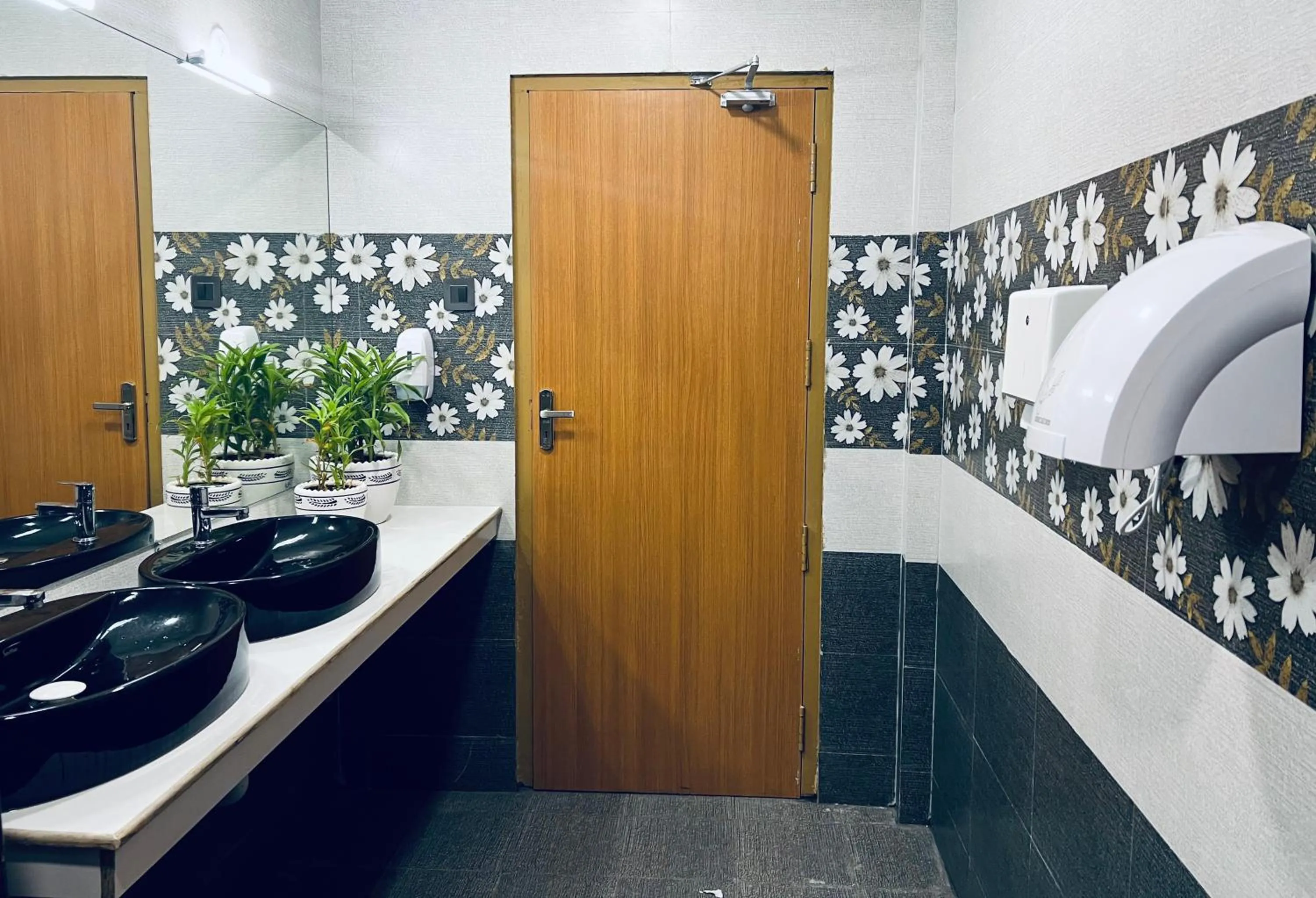 Public Bath in Hotel Seapark