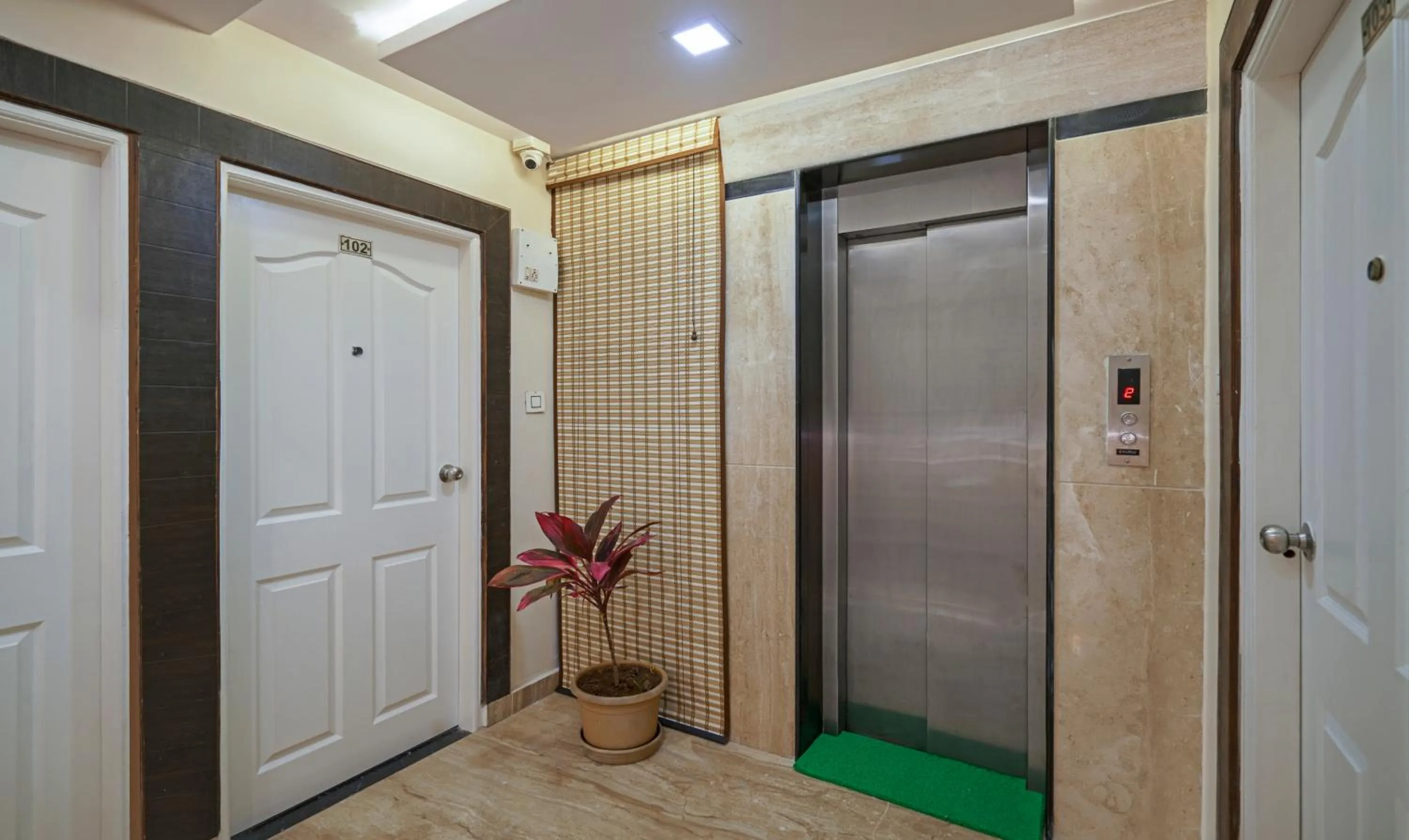 elevator in Treebo Elite 7