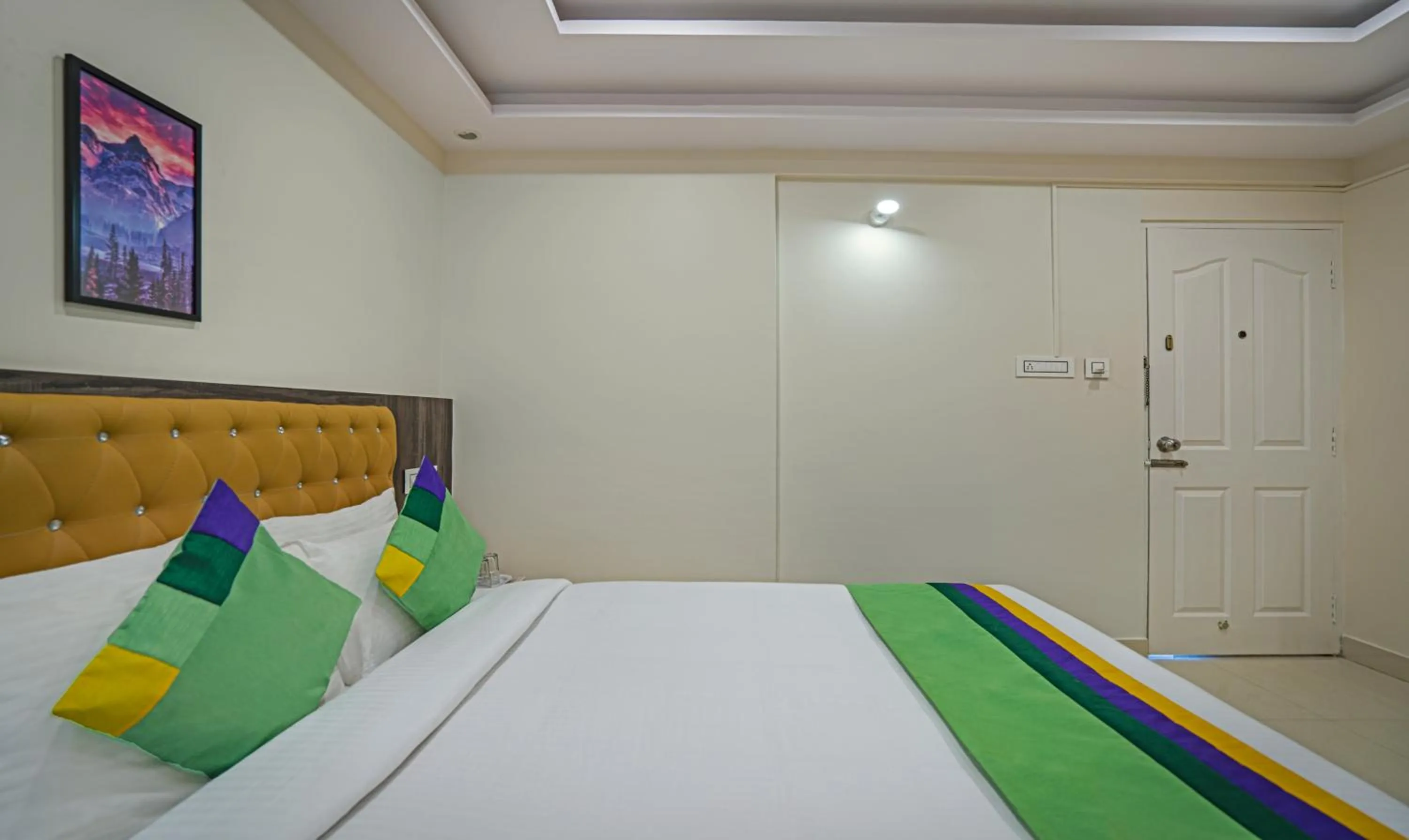 Photo of the whole room, Bed in Treebo Elite 7