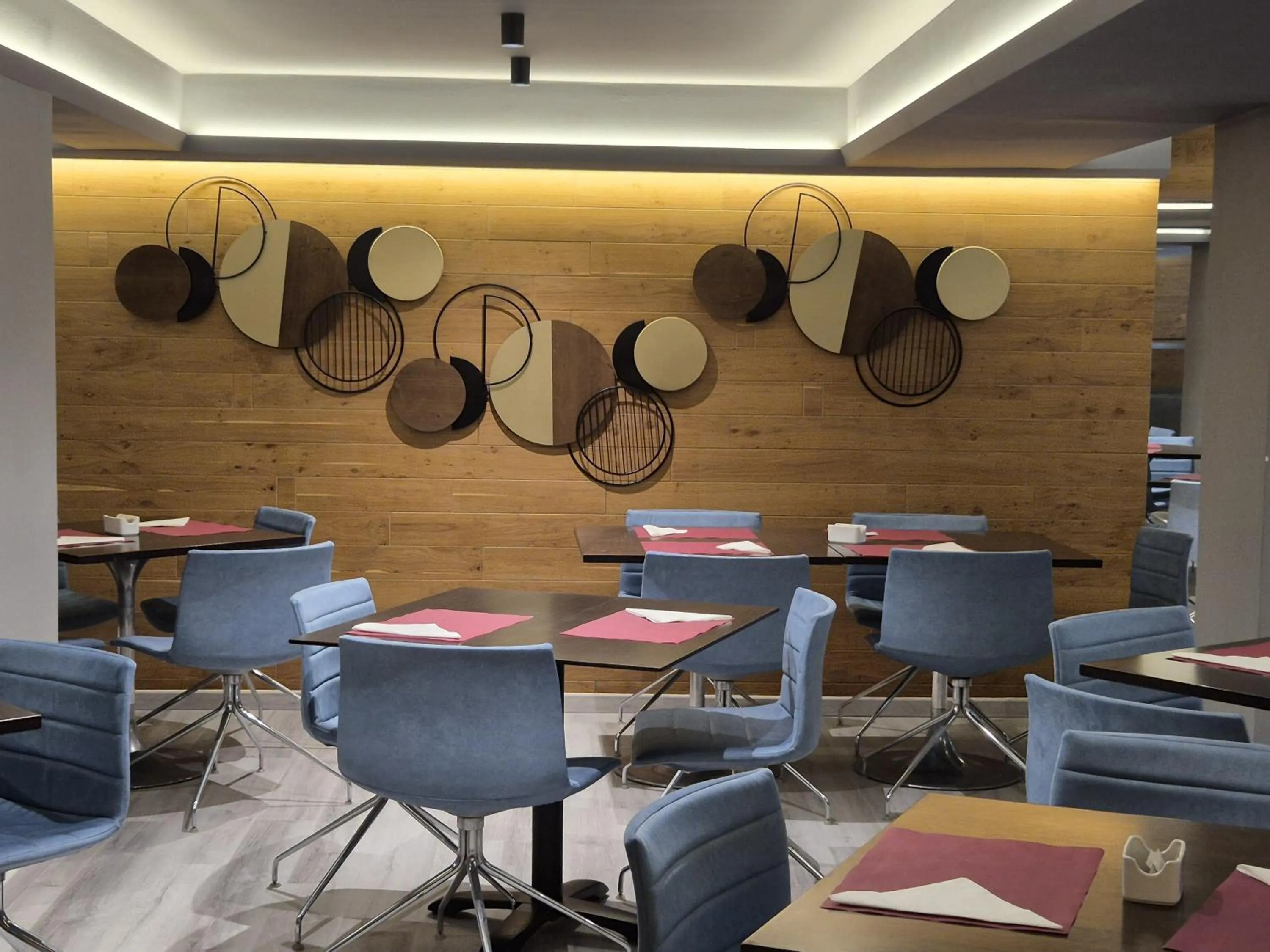 Restaurant/places to eat in Alassia Hotel