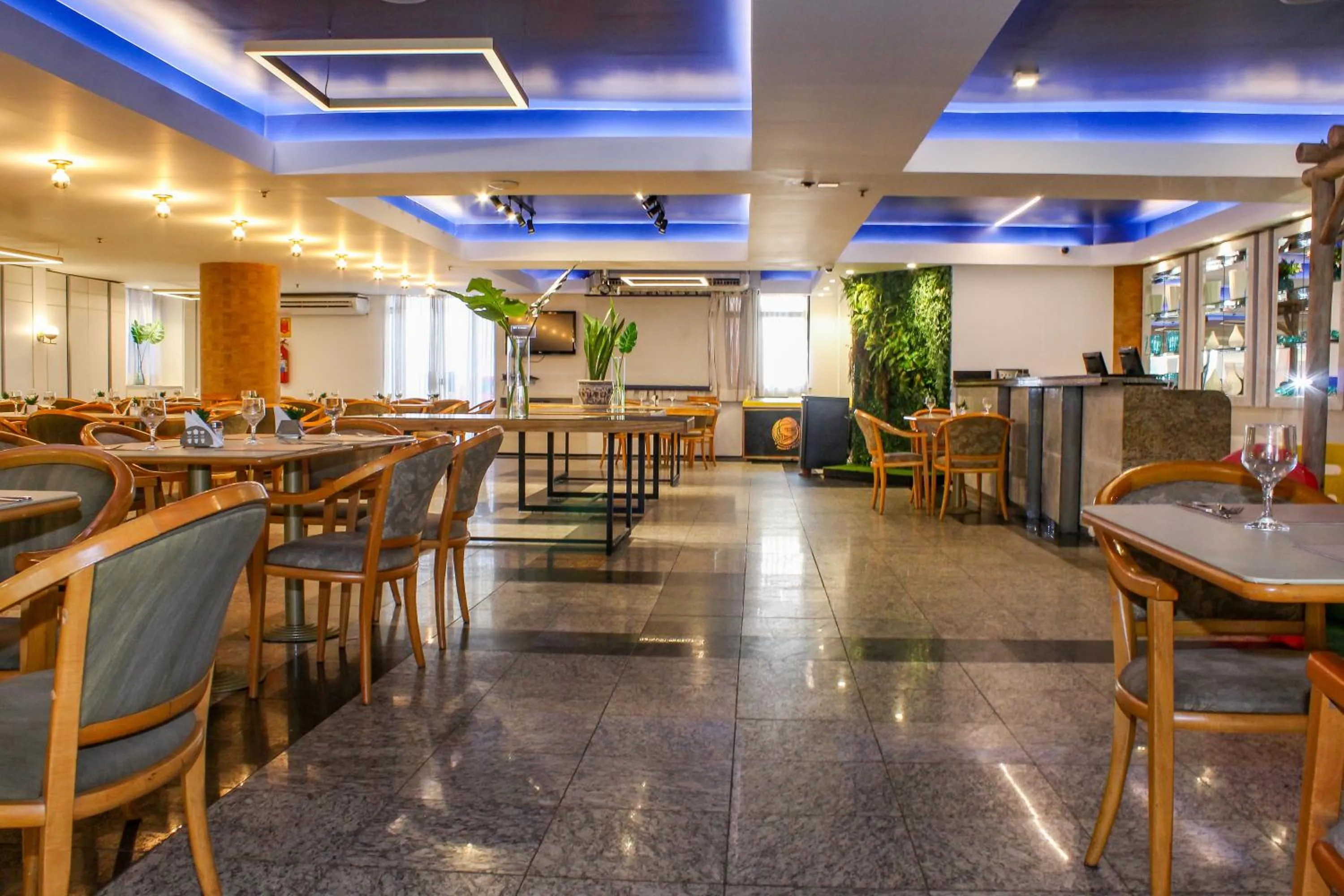 Restaurant/places to eat in Abbeville Hotel Torre I - Torre II