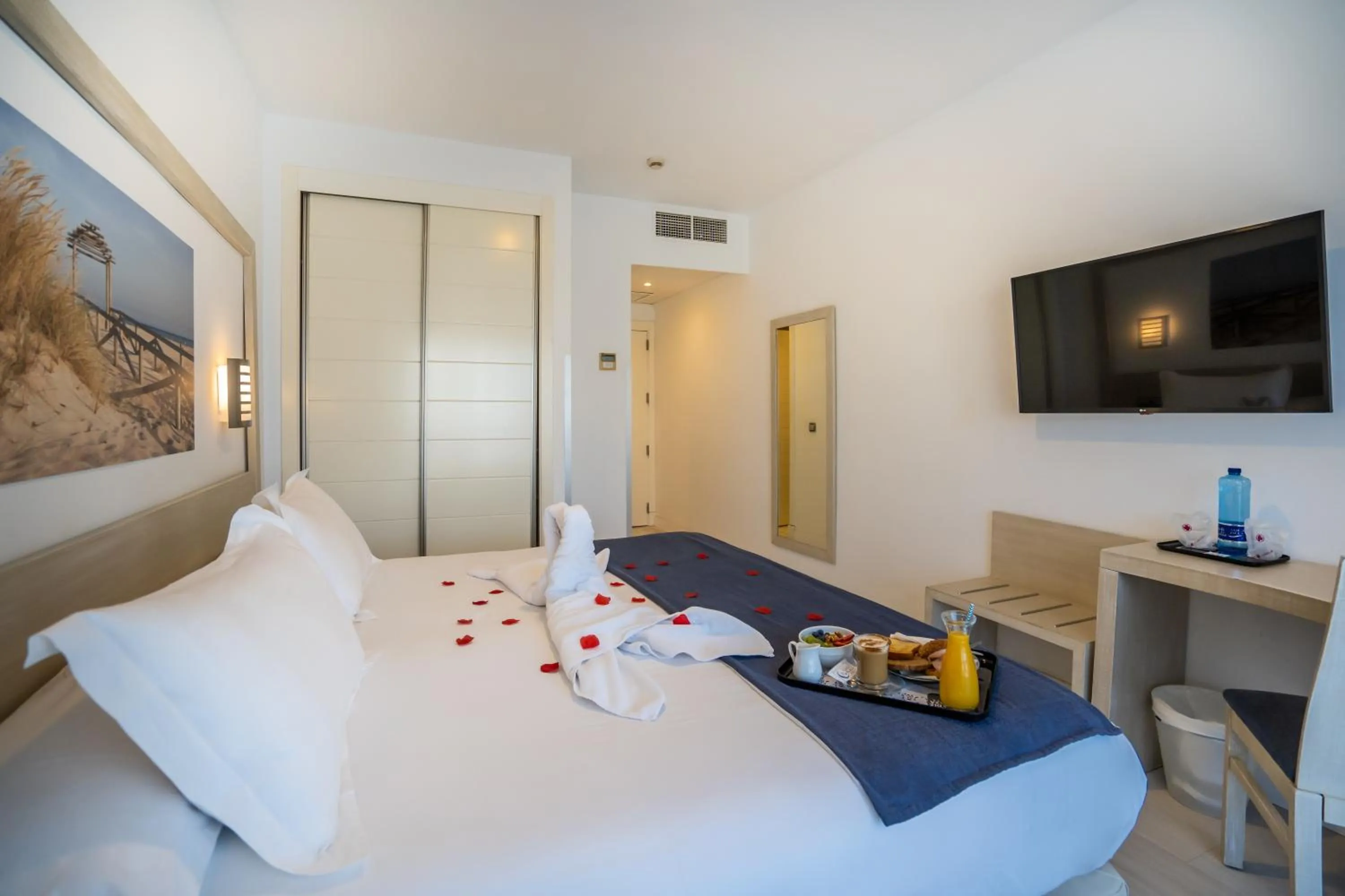 TV and multimedia, Bed in Hotel Spa Cádiz Plaza