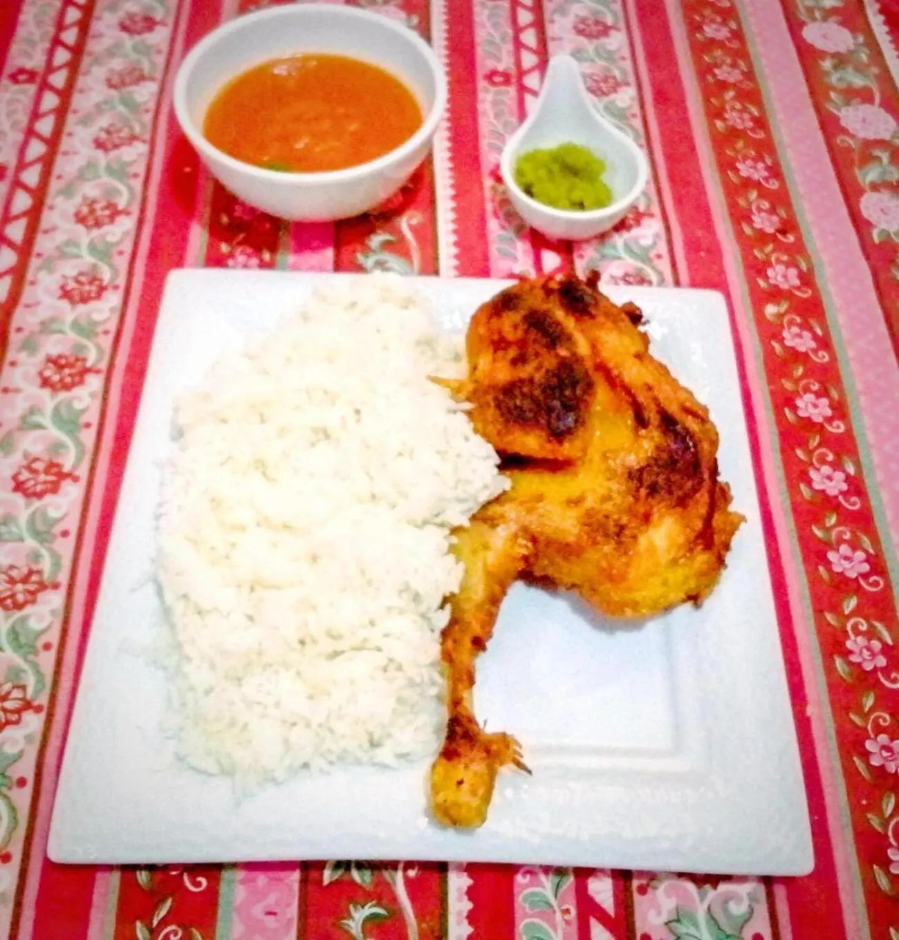 Restaurant/places to eat in HÔTEL NOAHGARDEN 2