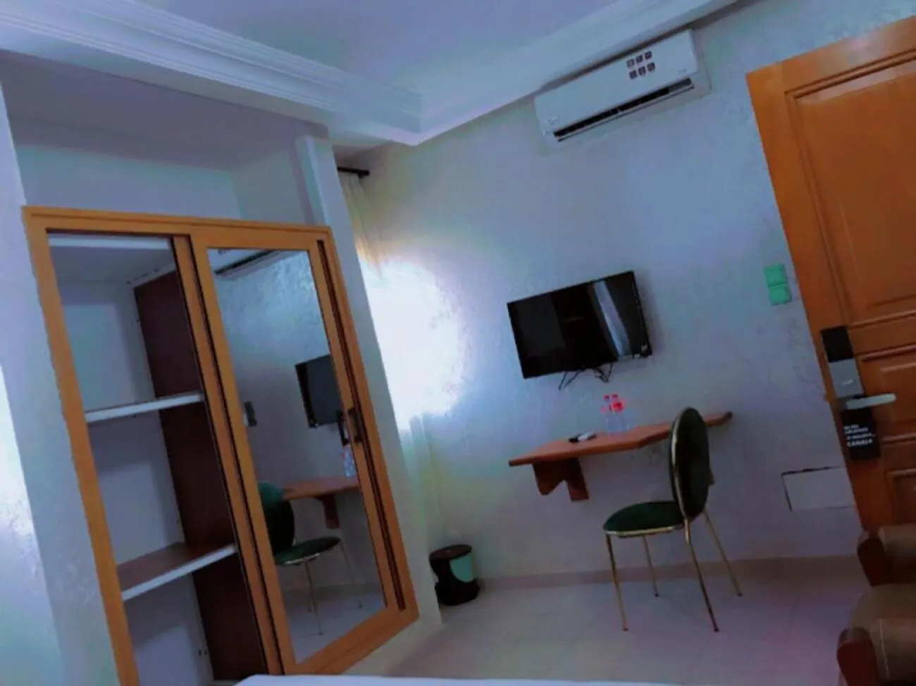 TV and multimedia in HÔTEL NOAHGARDEN 2