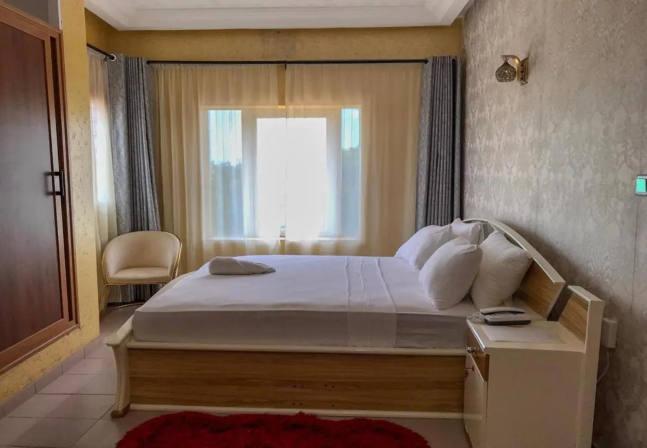 Photo of the whole room, Bed in HÔTEL NOAHGARDEN 2