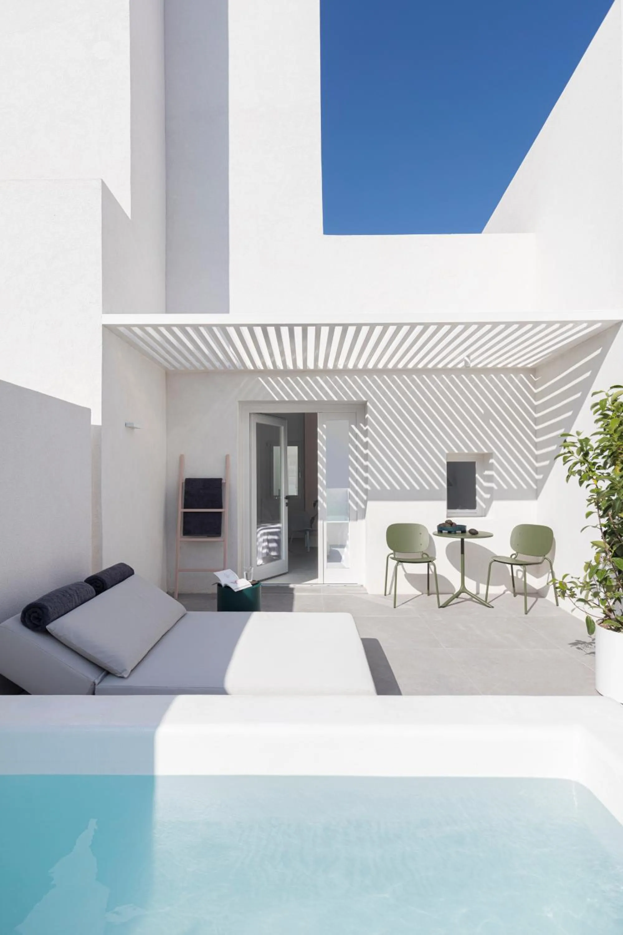 Hot Tub in Neo Suites