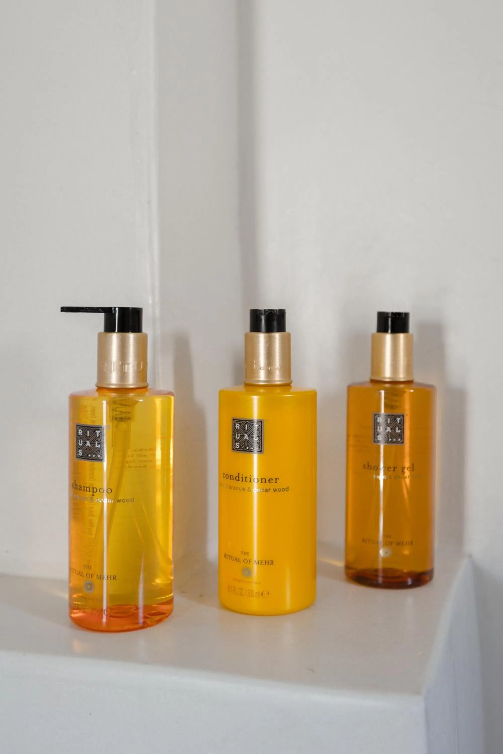 Shower in Neo Suites