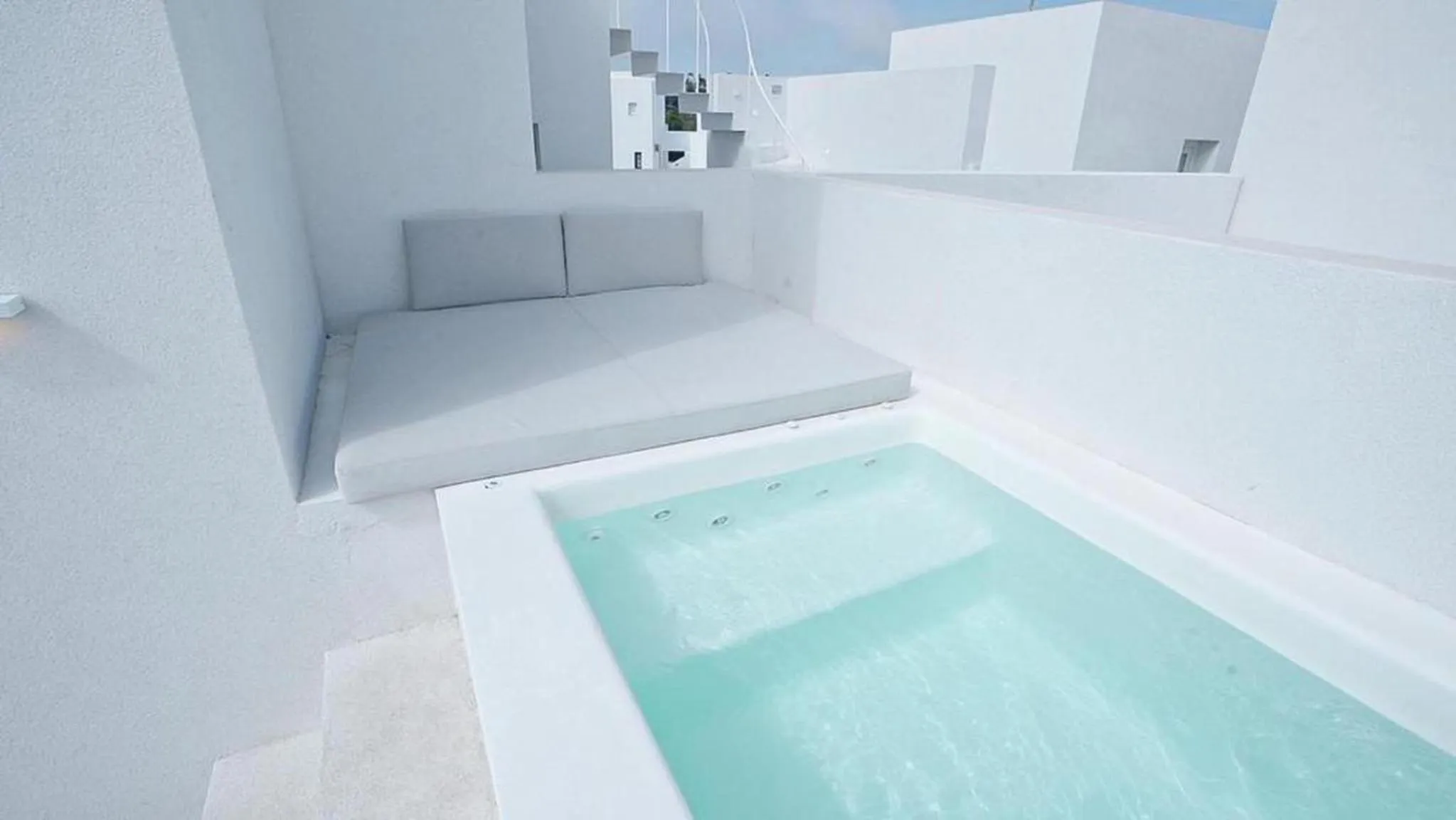 Hot Tub in Neo Suites