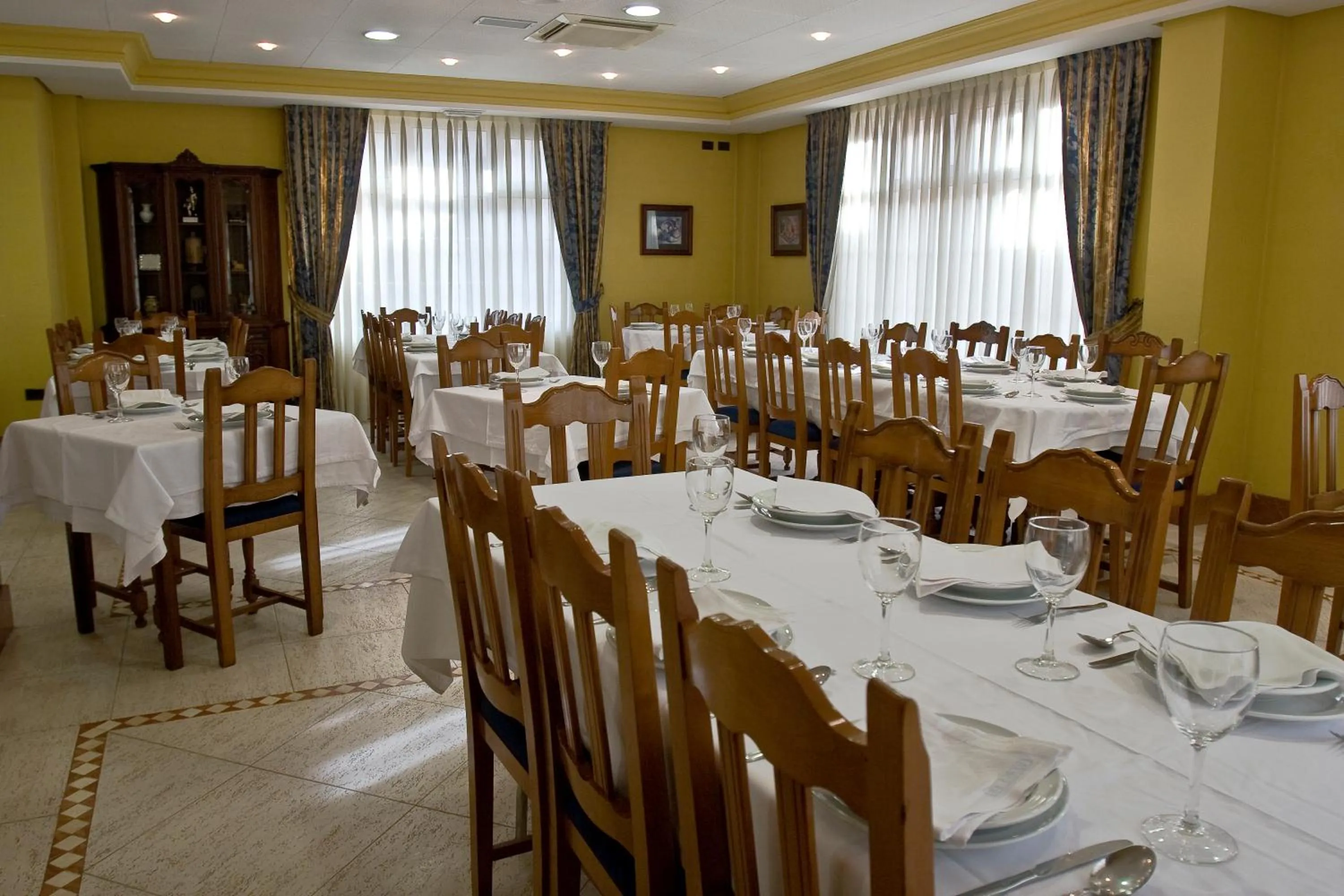 Restaurant/places to eat in Hotel Doña Nieves