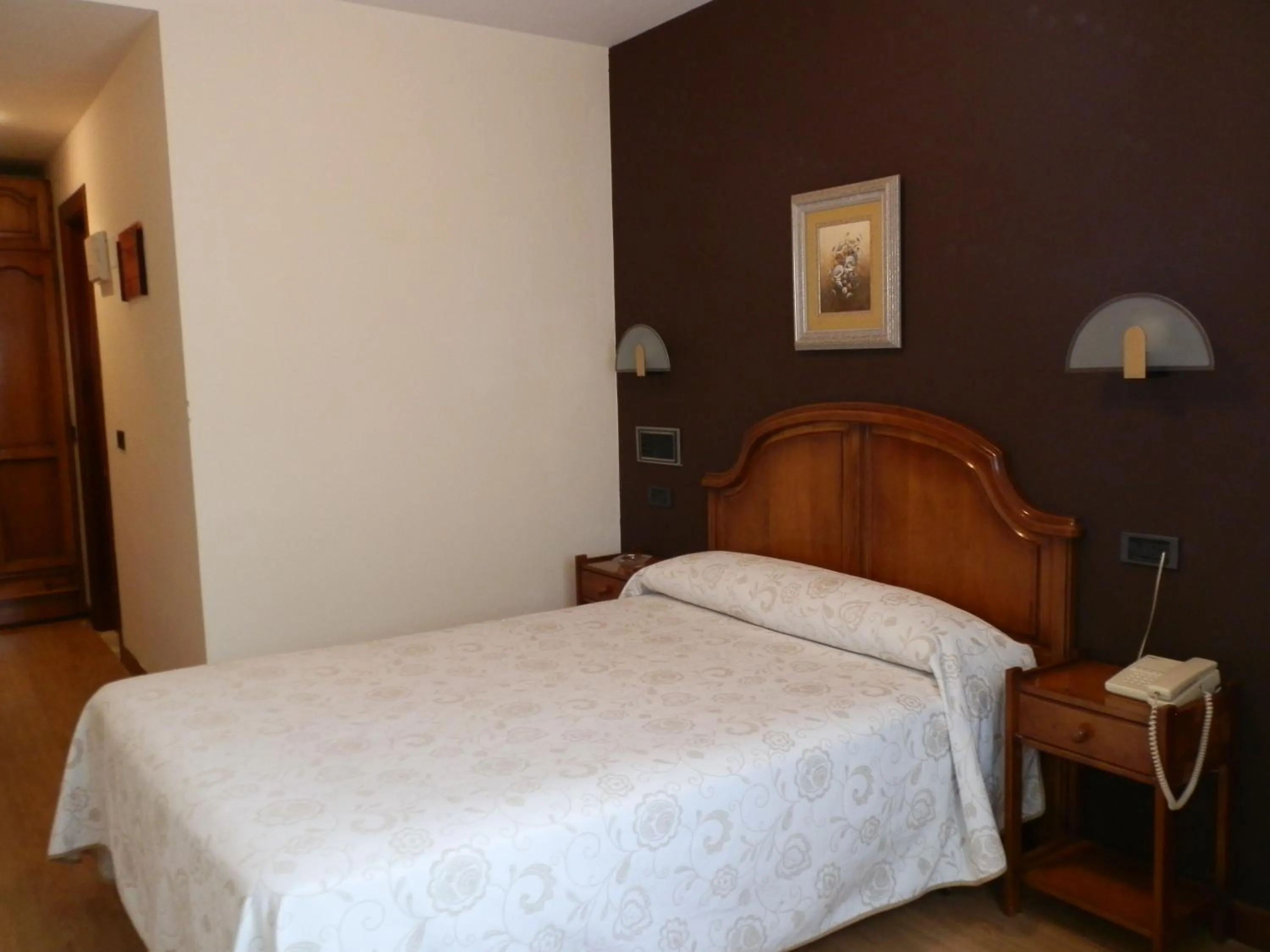 Bedroom, Bed in Hotel Doña Nieves