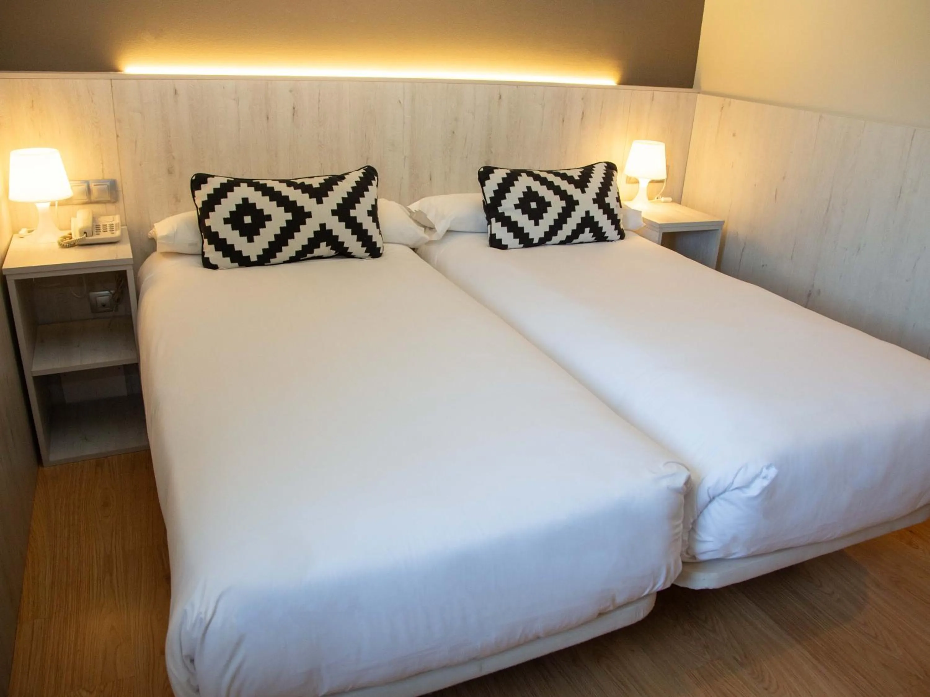 Bedroom, Bed in Hotel Restaurante Cadosa