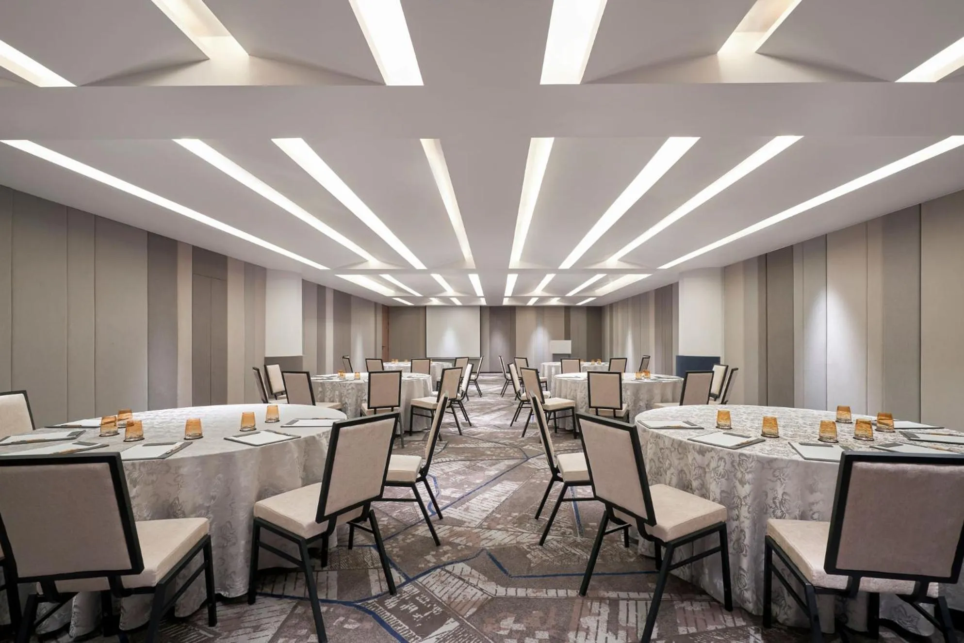 Meeting/conference room in The Yacht Hotel by DC