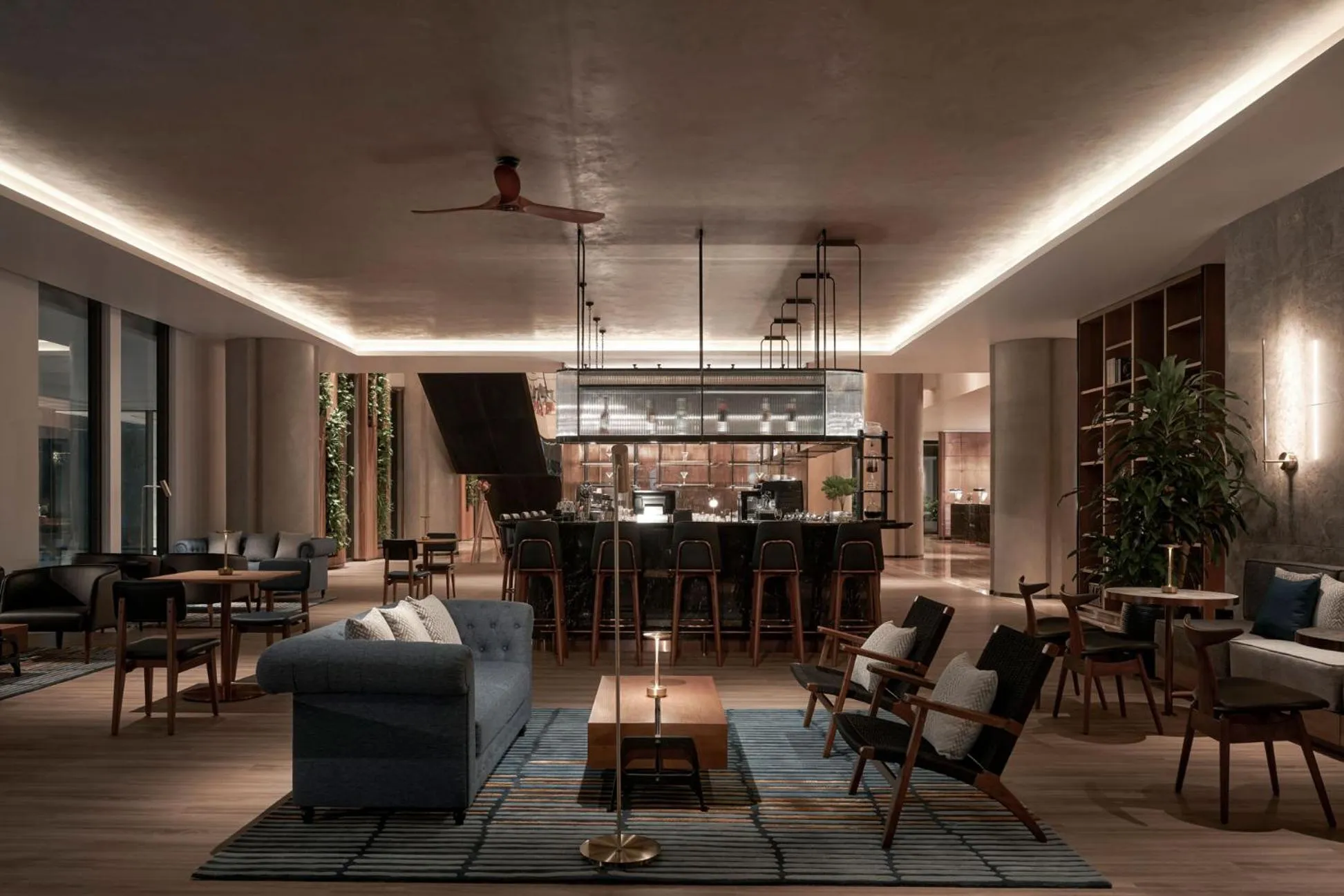 Lounge or bar in The Yacht Hotel by DC