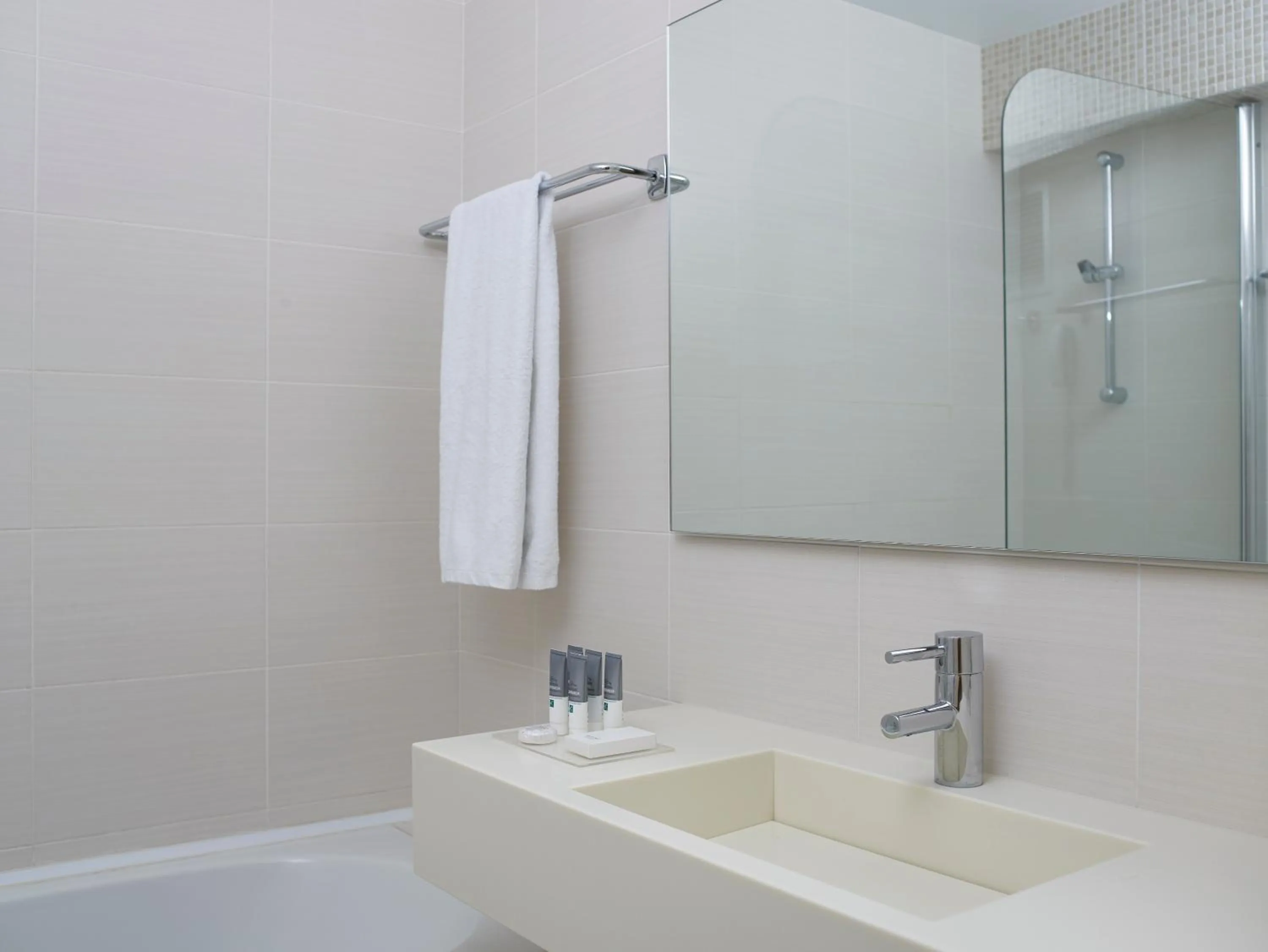 Bathroom in Amarilia Hotel