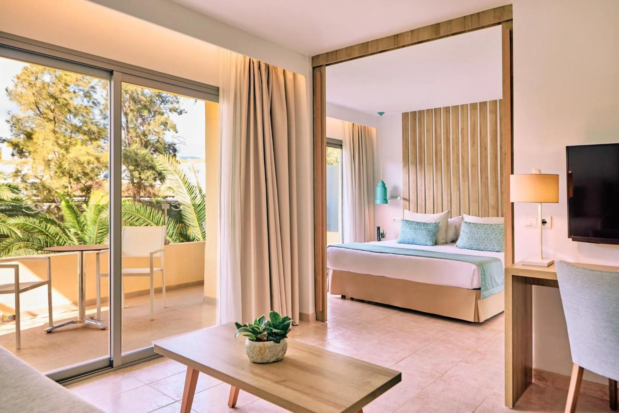 Photo of the whole room, Bed in Zafiro Palmanova