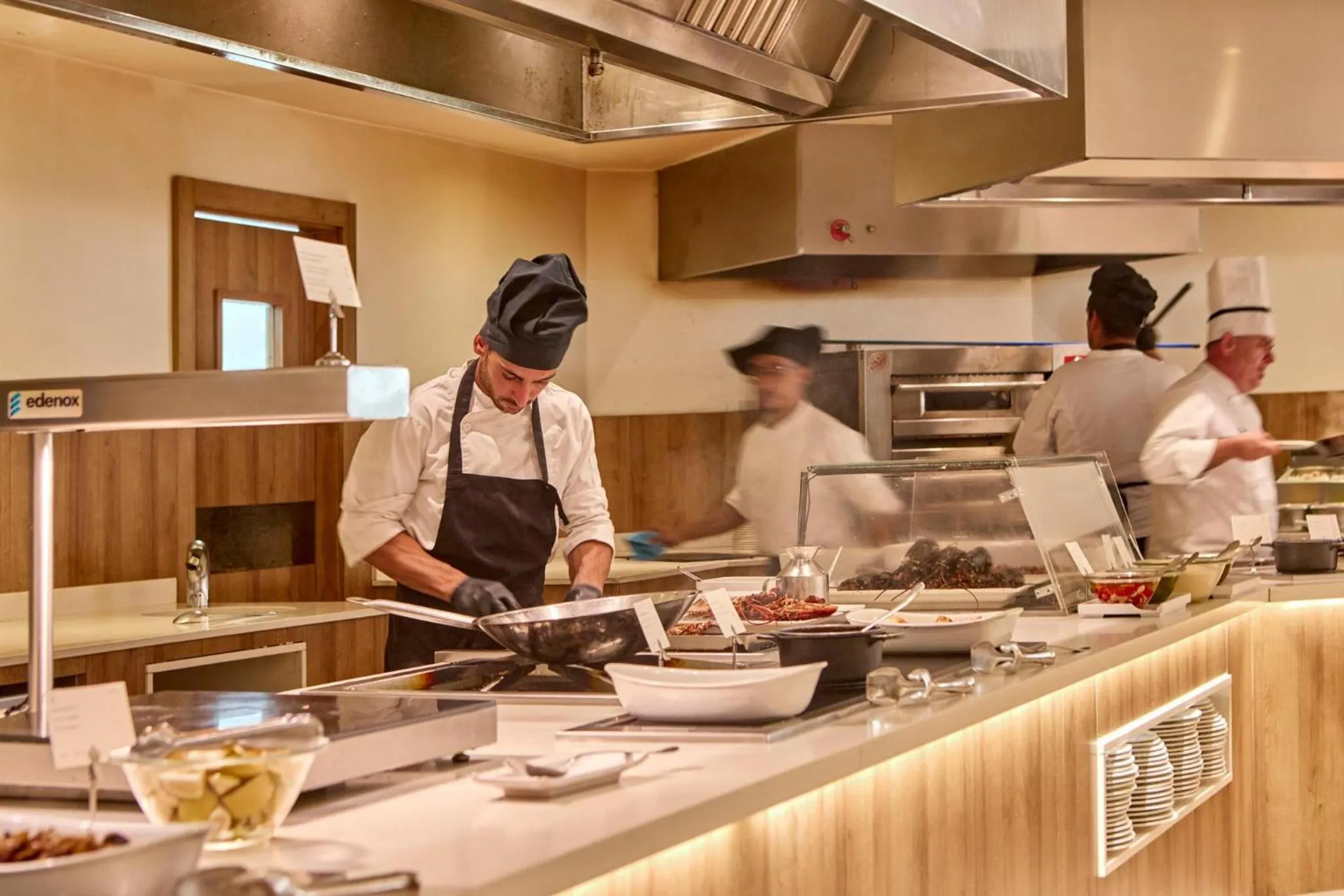 Restaurant/places to eat in Zafiro Palmanova