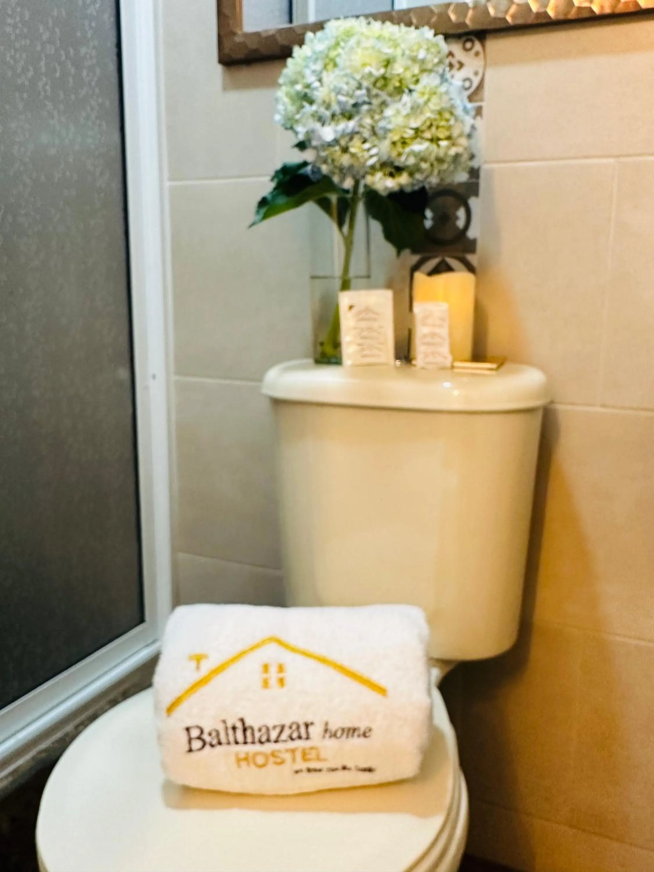 Bathroom in Casa Balthazar Hostel